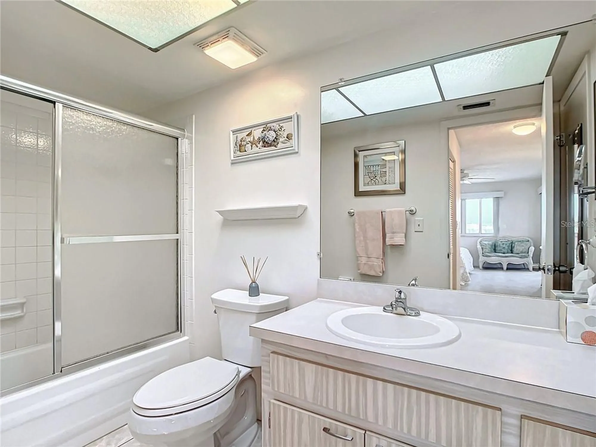 Property Slideshow image 18 of 36 | 19029 us highway 19 n apt 9-301, Clearwater, FL, 33764