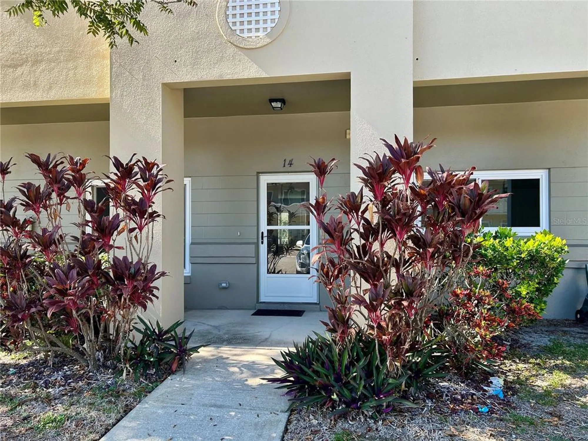 Property Slideshow image 4 of 57 | 2294 belgian ln 14, Clearwater, FL, 33763