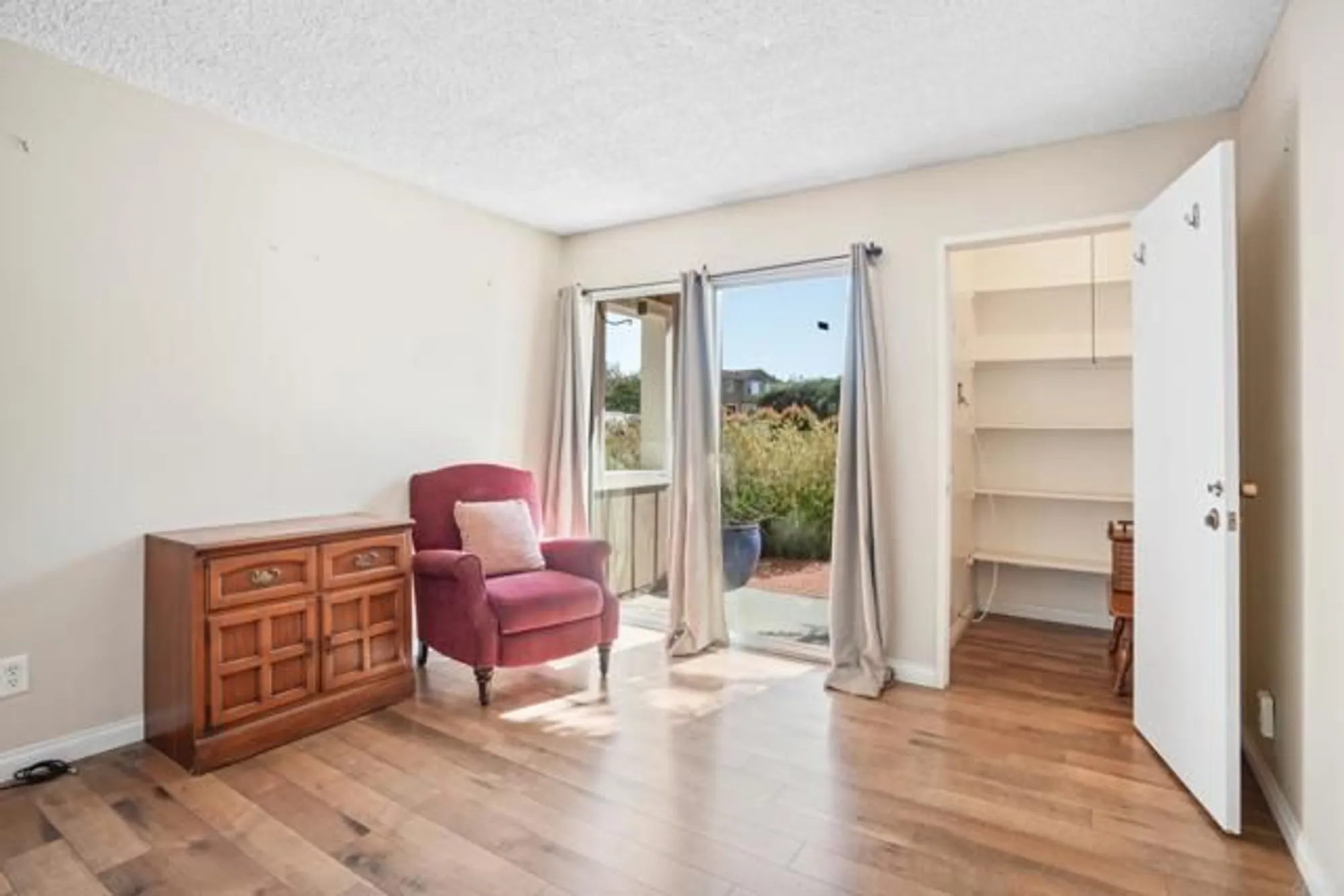 Property Slideshow image 19 of 21 | 27735 mountain meadow rd unit 19, Escondido, CA, 92026