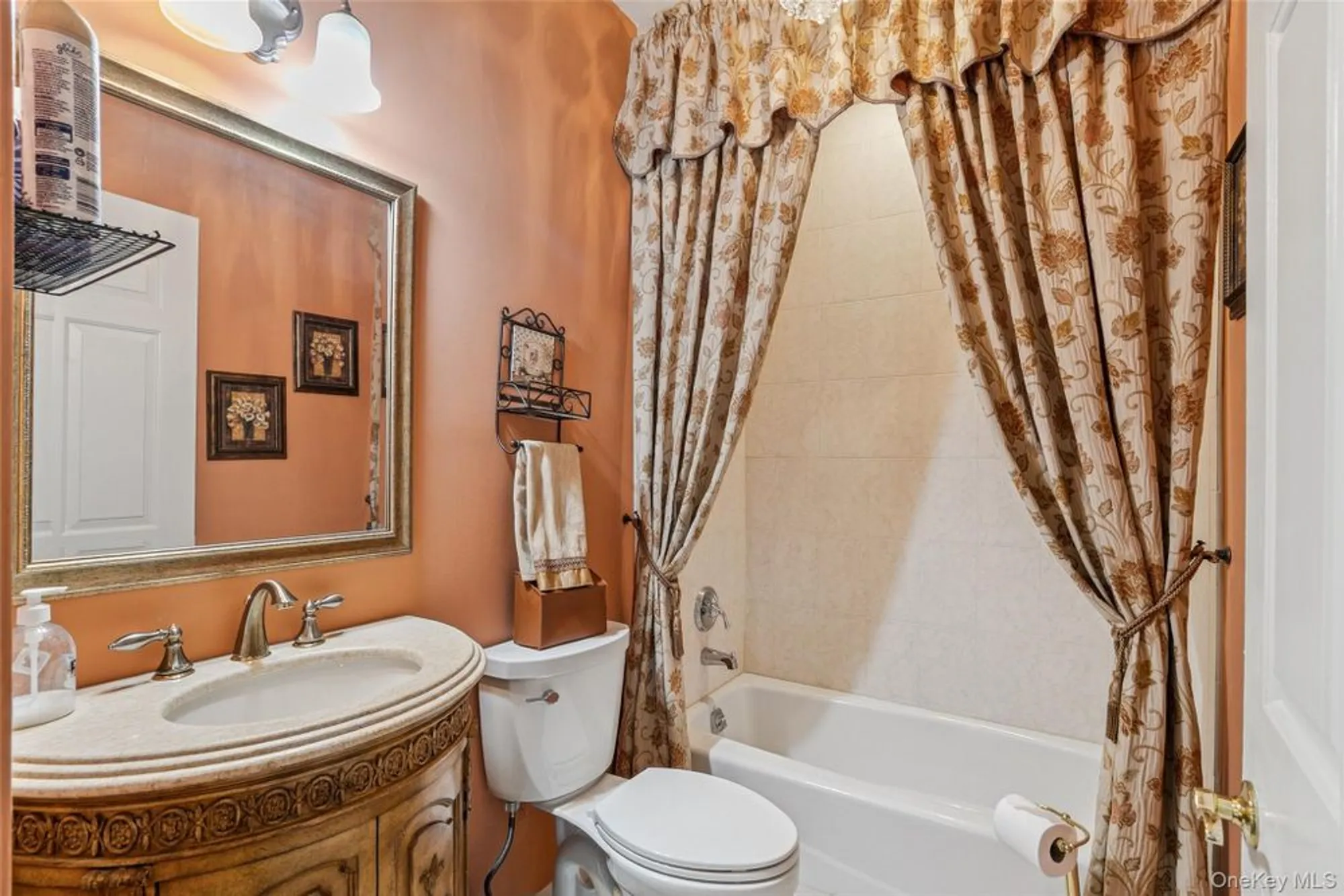 Property Slideshow image 6 of 31 | 382 altessa blvd, Melville, NY, 11747