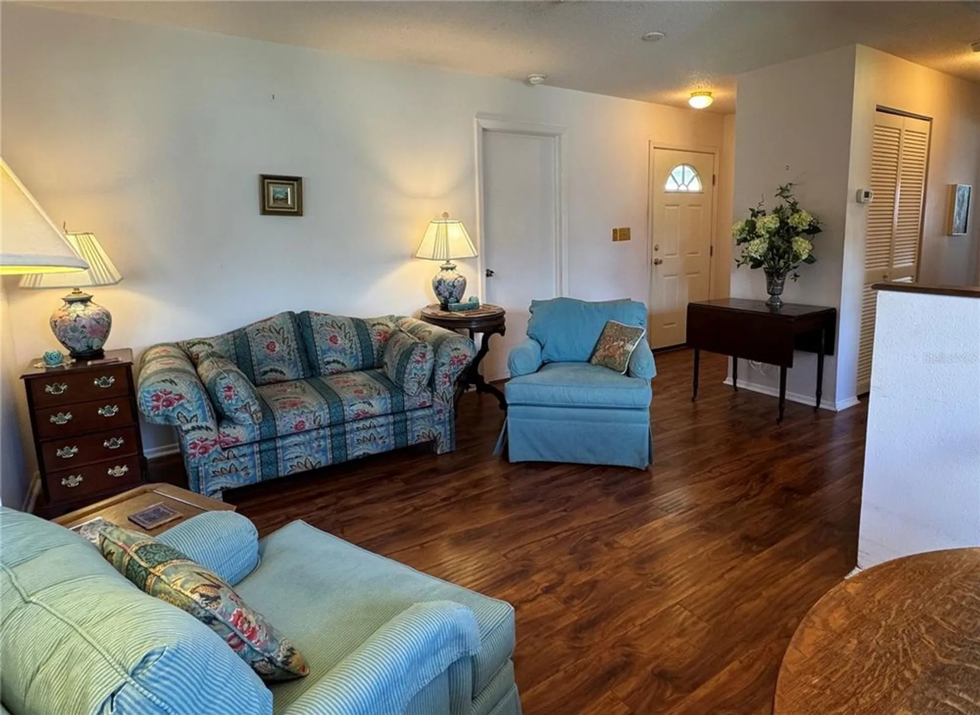 Property Slideshow image 12 of 20 | 857 cambridge ct, Dunedin, FL, 34698