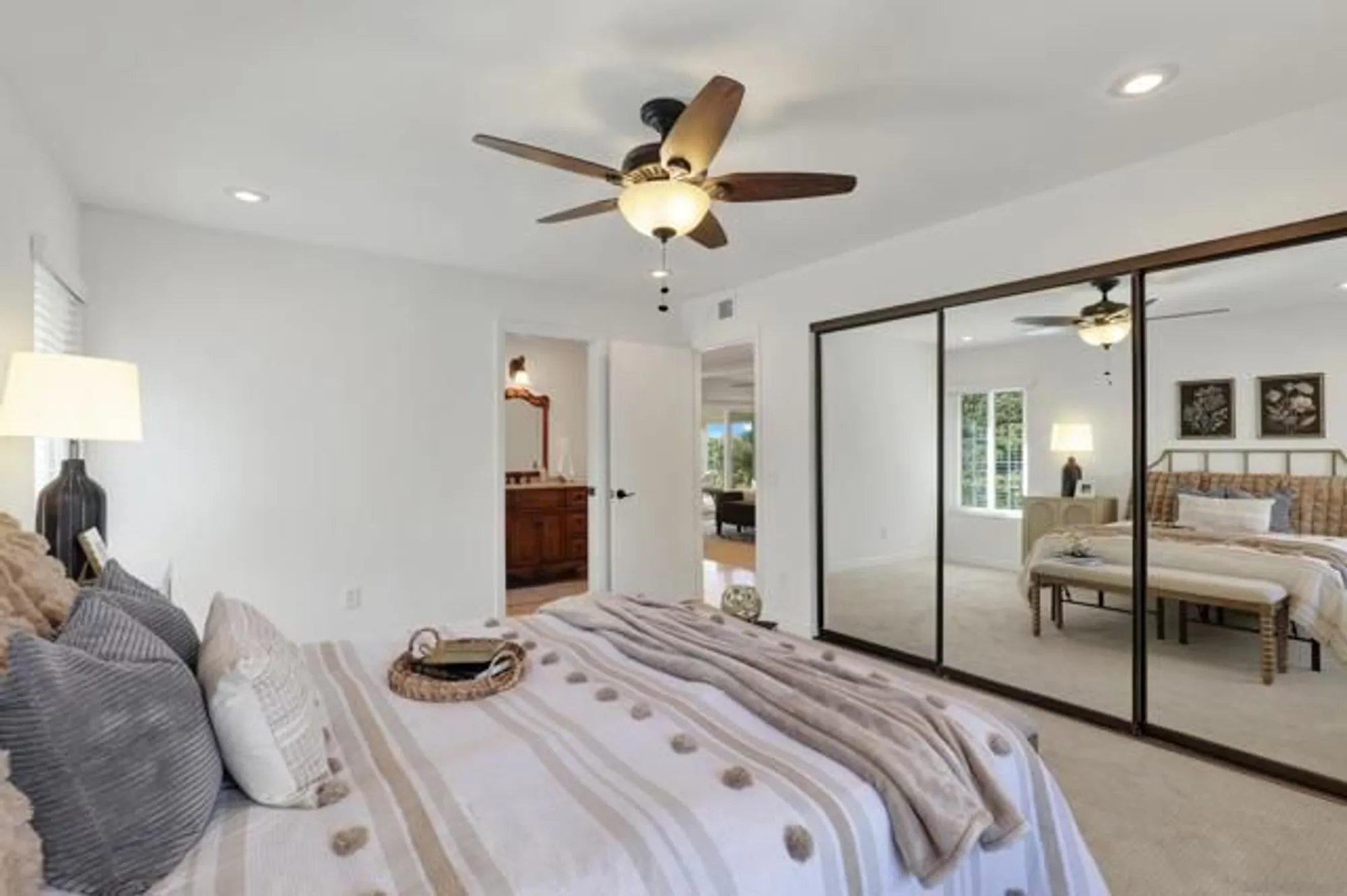 Property Slideshow image 26 of 50 | 17620 plaza ascope, San Diego, CA, 92128