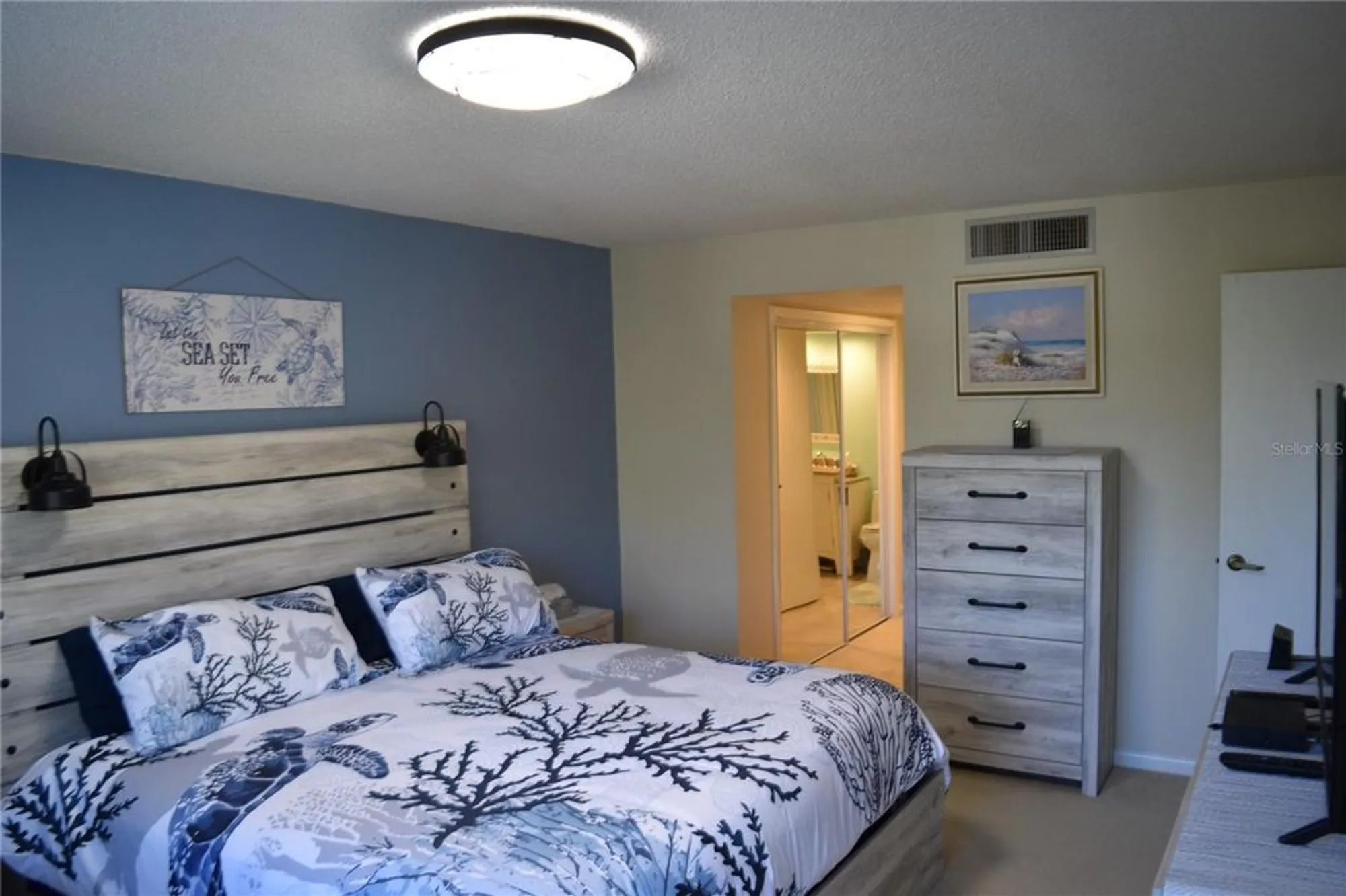 Property Slideshow image 20 of 59 | 3062 eastland blvd # d206, Clearwater, FL, 33761