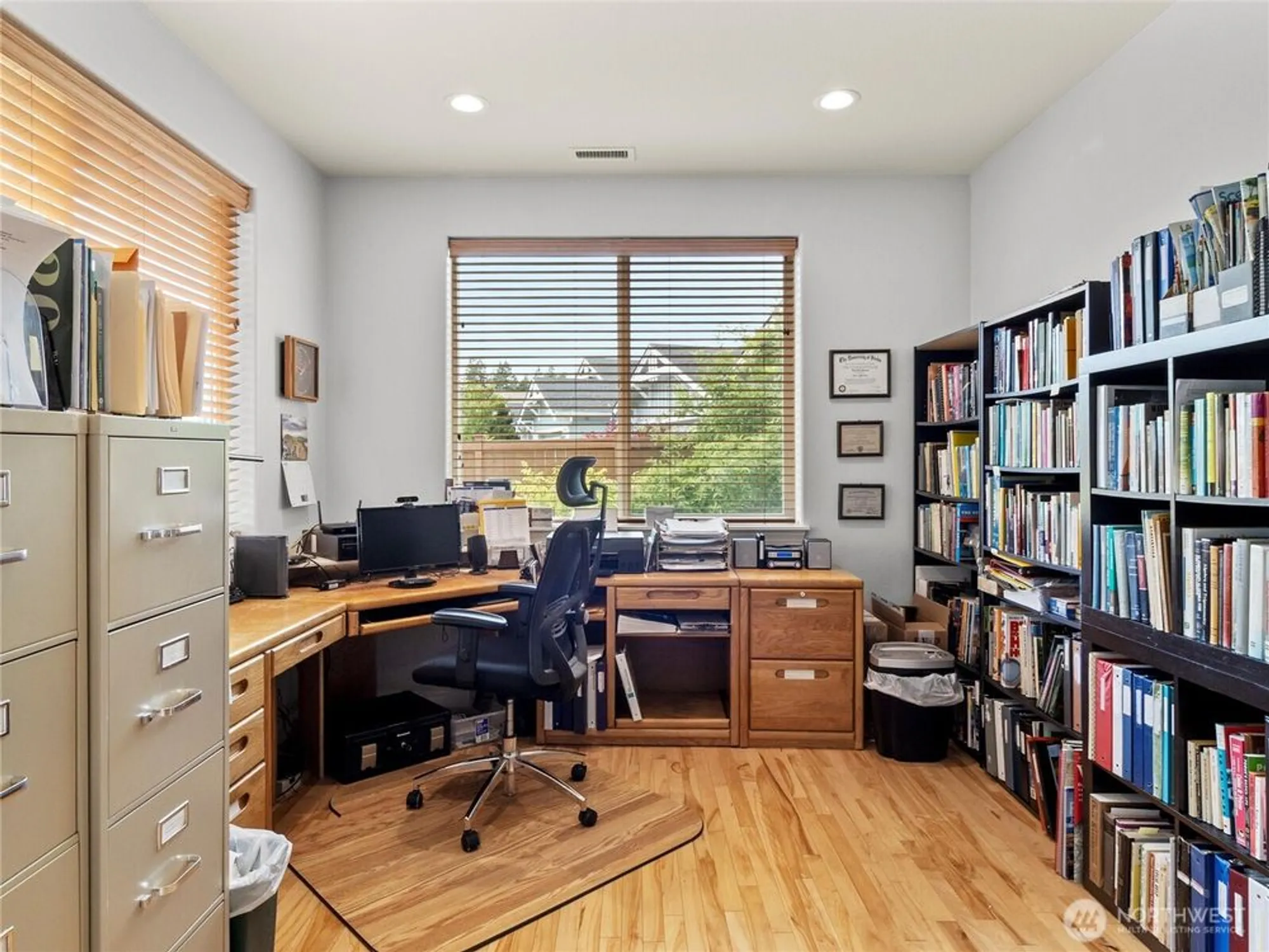 Property Slideshow image 17 of 40 | 4989 spokane st, Lacey, WA, 98516