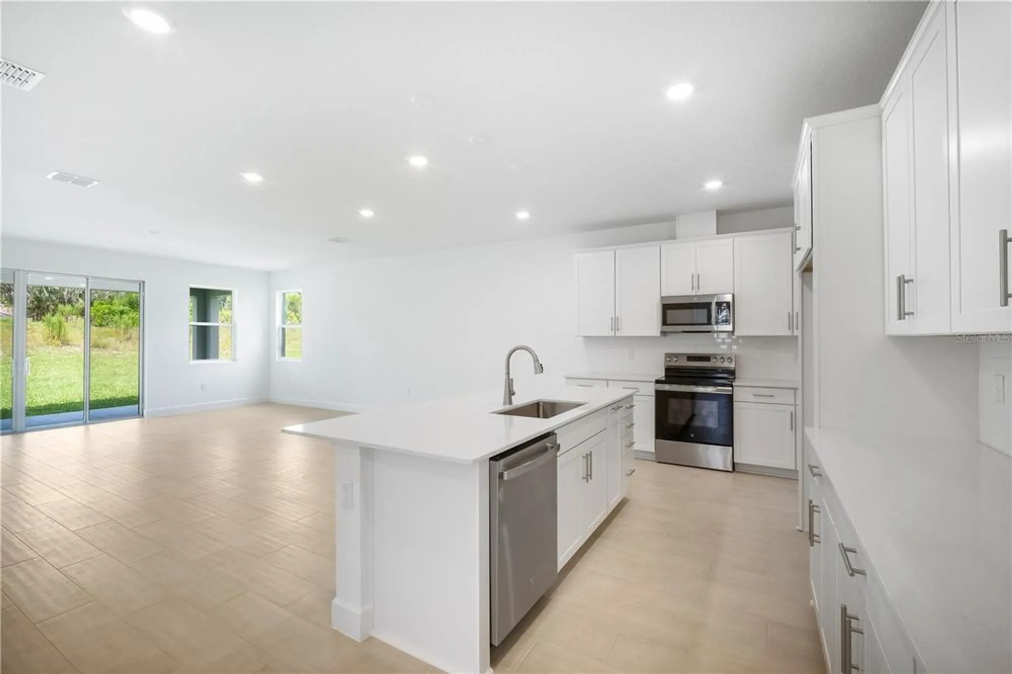 Property Slideshow image 17 of 48 | 9005 players dr, Weeki Wachee, FL, 34613