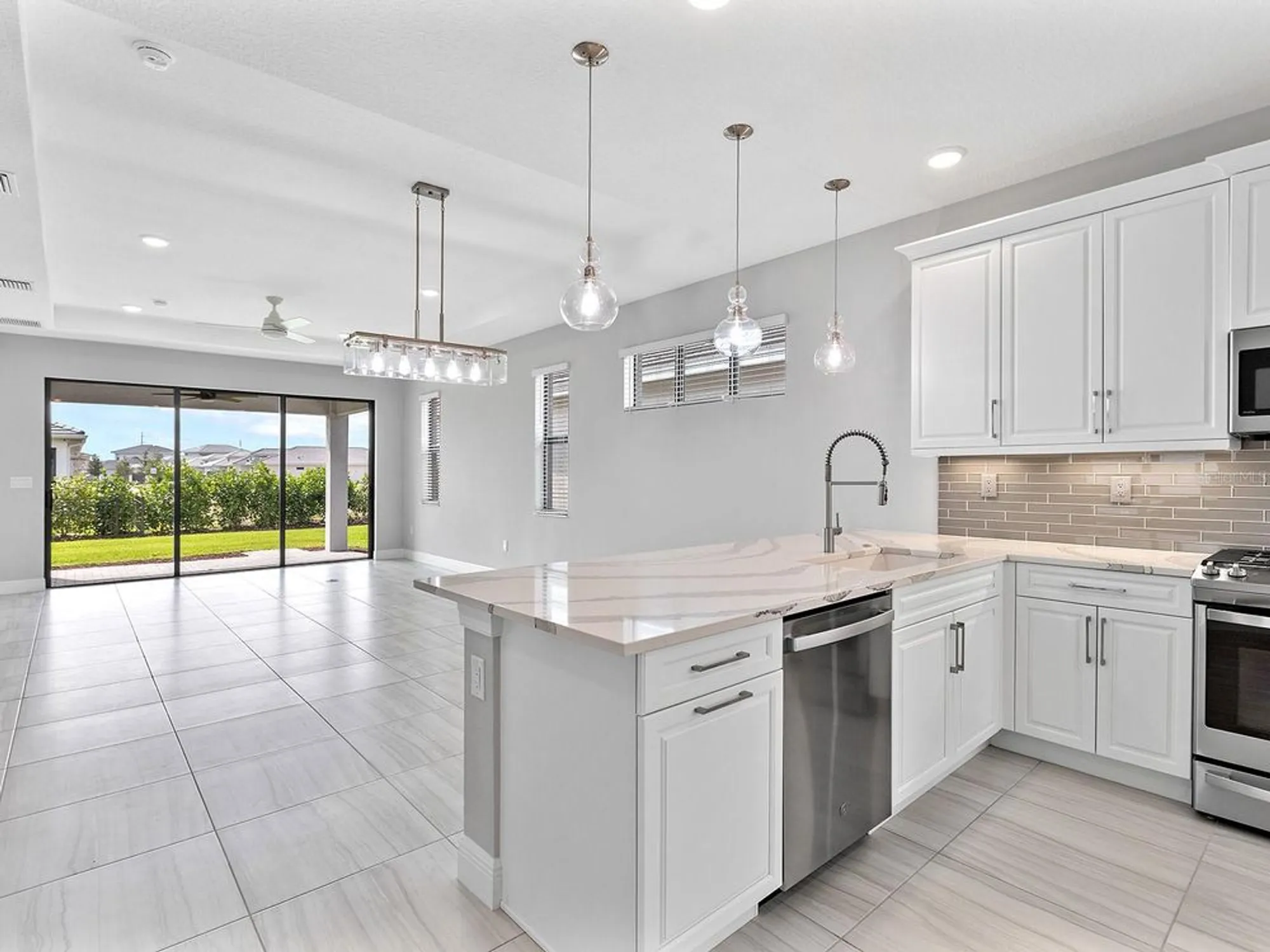 Property Slideshow image 13 of 57 | 4927 carova way, Bradenton, FL, 34211