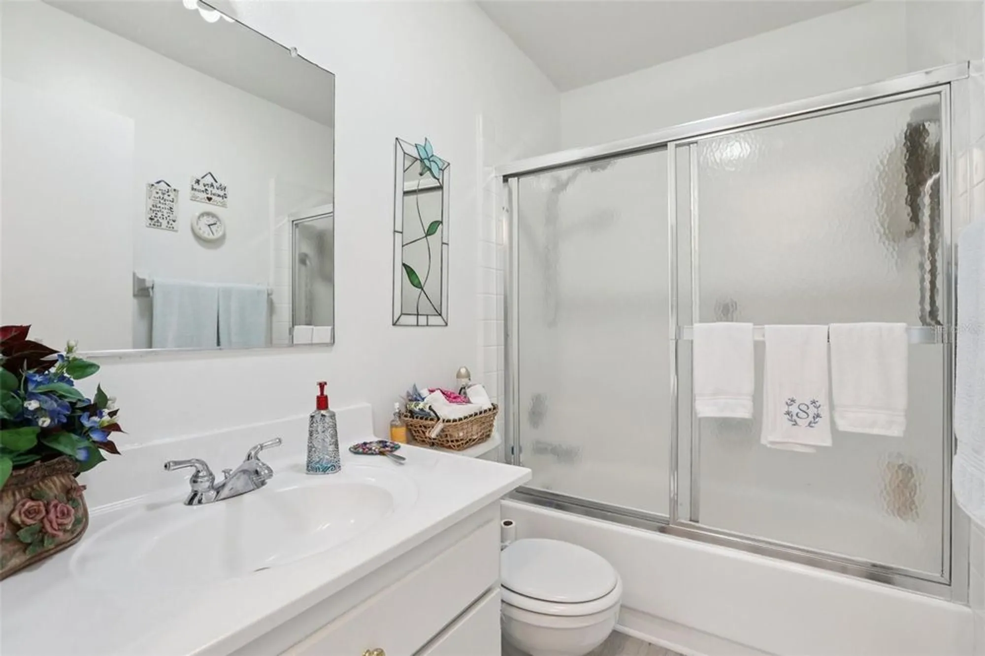 Property Slideshow image 19 of 55 | 2339 glenmore cir, Sun City Center, FL, 33573