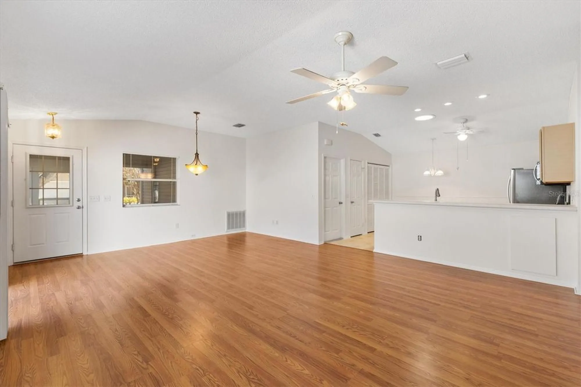 Property Slideshow image 13 of 33 | 428 canterbury ct, The Villages, FL, 32162