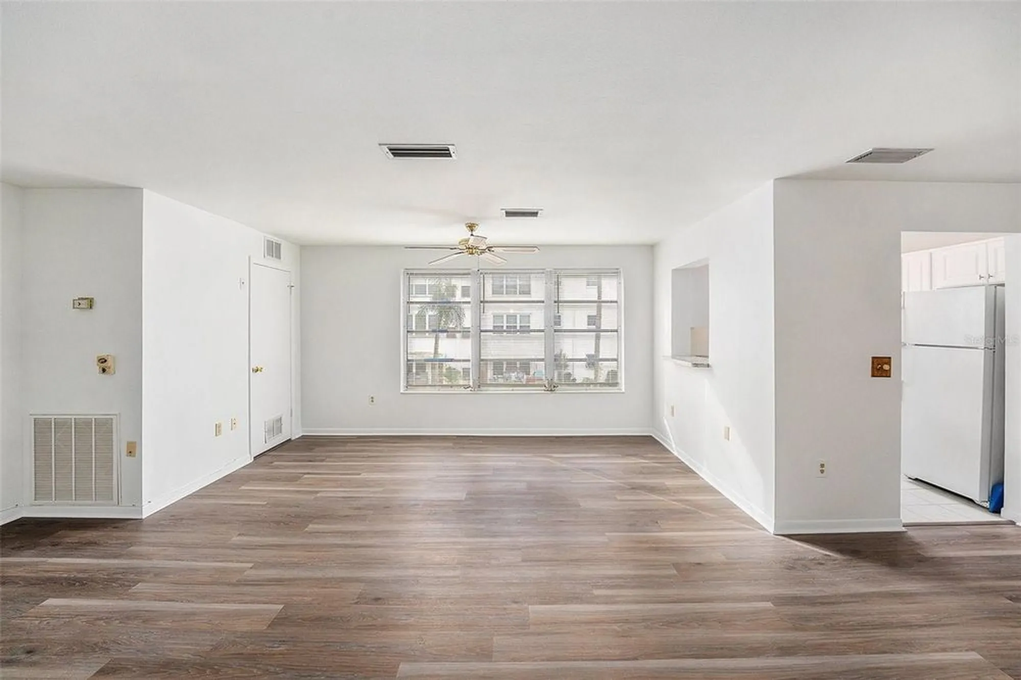 Property Slideshow image 16 of 37 | 5623 80th st n unit 211, St Petersburg, FL, 33709