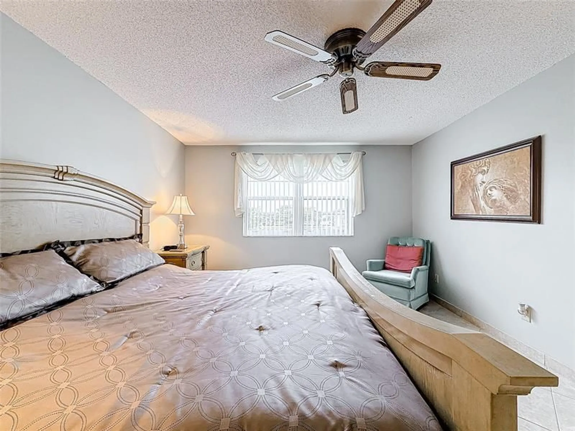 Property Slideshow image 33 of 62 | 4930 e sabal palm blvd 301, Tamarac, FL, 33319