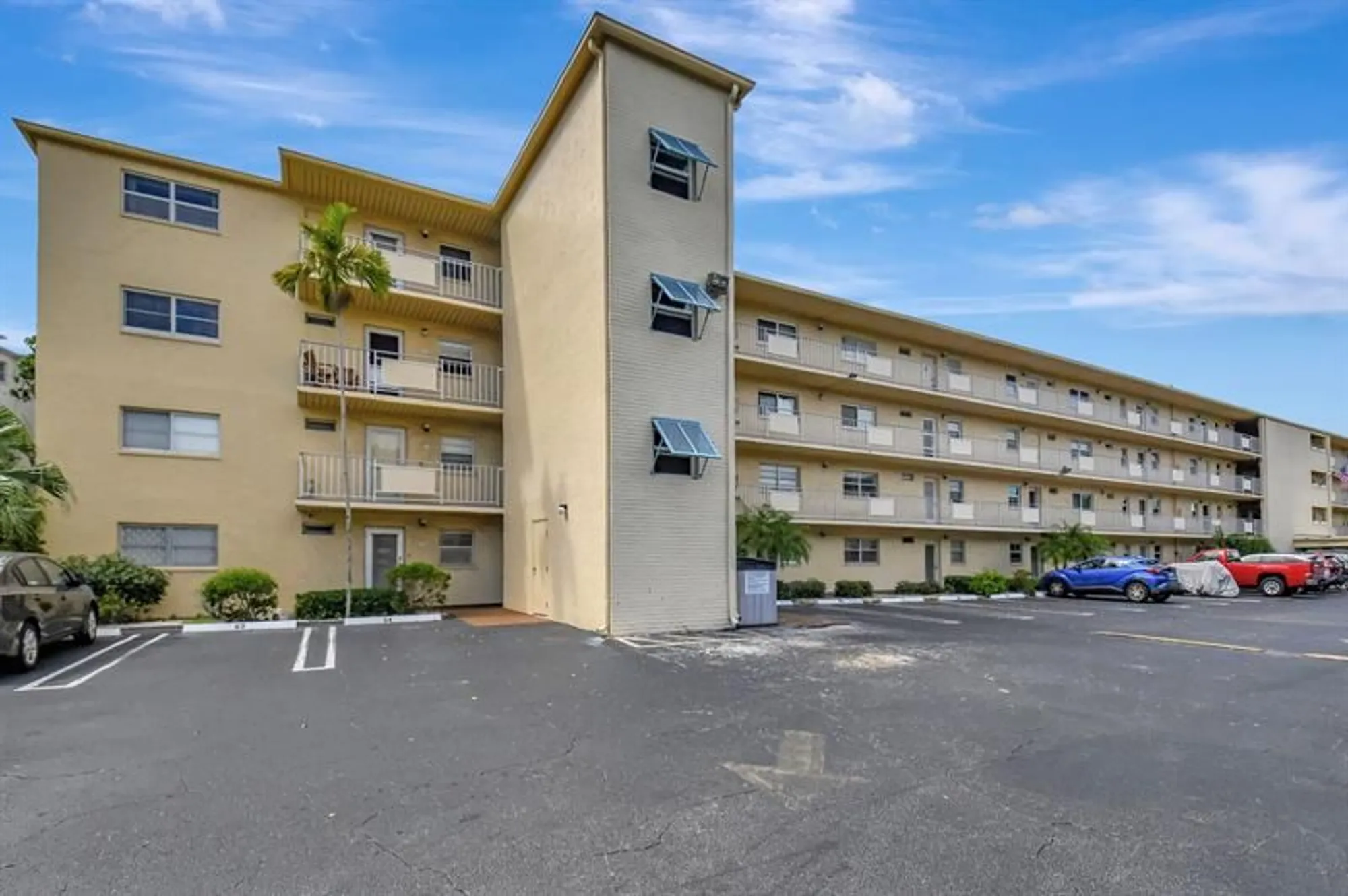 Property Slideshow image 31 of 67 | 2615 ne 3rd ct apt 301, Boynton Beach, FL, 33435