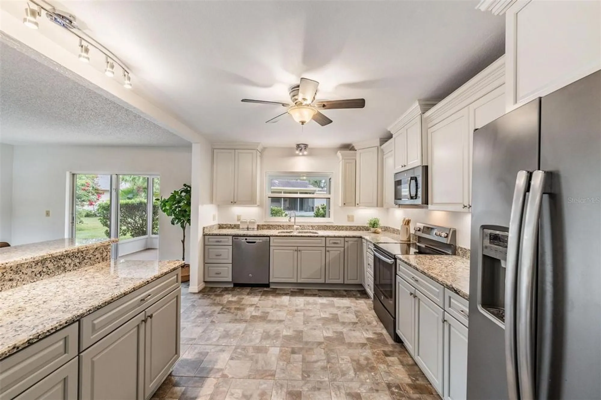 Property Slideshow image 7 of 26 | 2820 lomond dr, Palm Harbor, FL, 34684