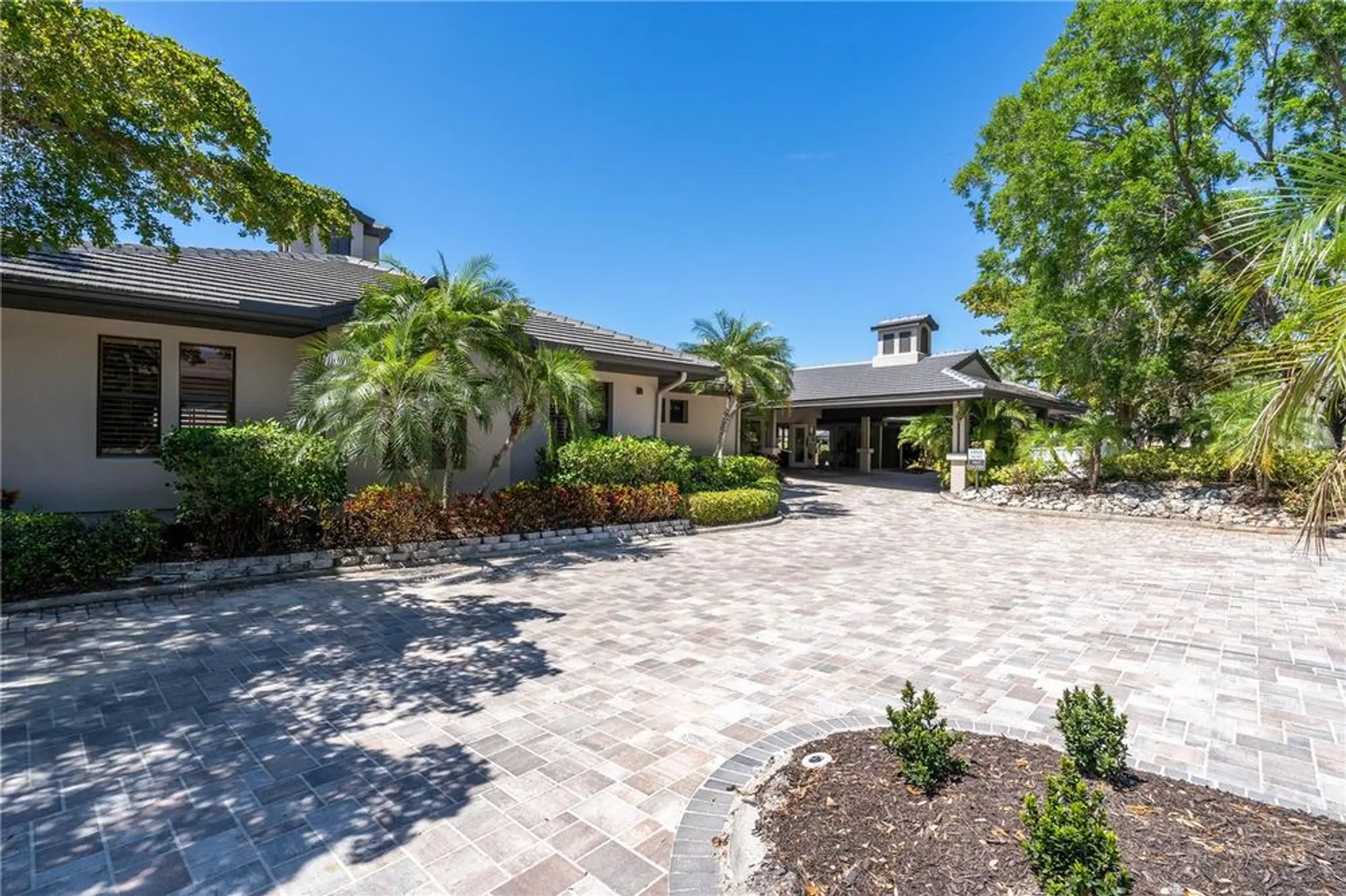 Property Slideshow image 31 of 44 | 1720 starling dr 103, Sarasota, FL, 34231