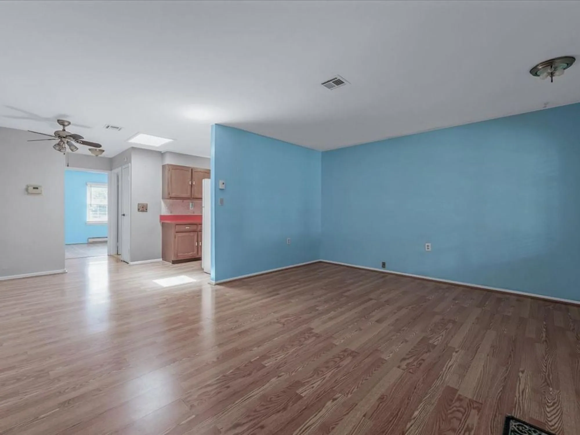 Property Slideshow image 4 of 25 | 195 e newcastle ct, Brookhaven, NY, 11961