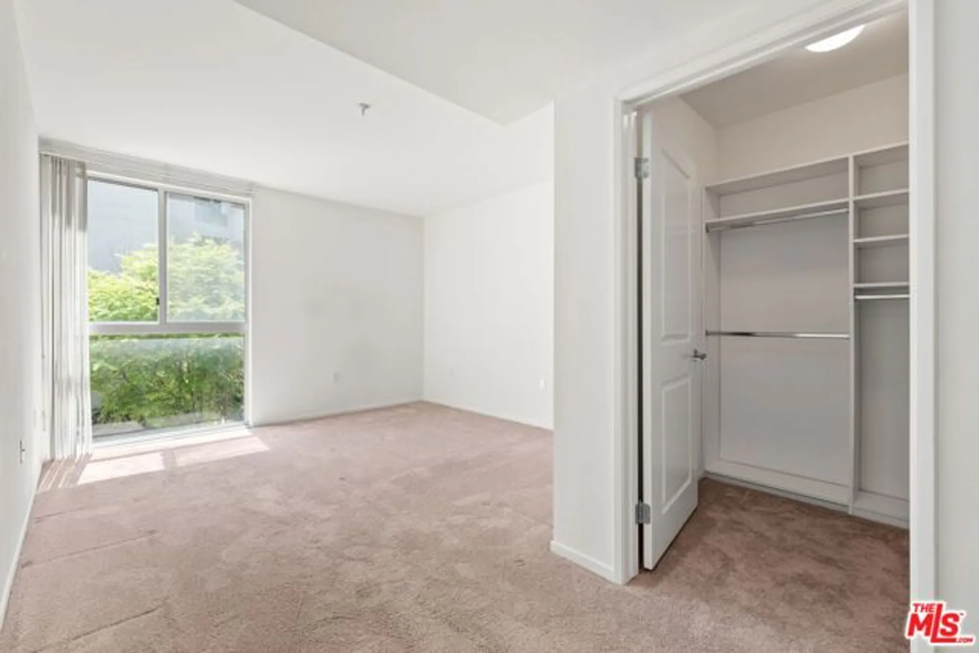 Property Slideshow image 20 of 41 | 267 s san pedro st unit 211, Los Angeles, CA, 90012