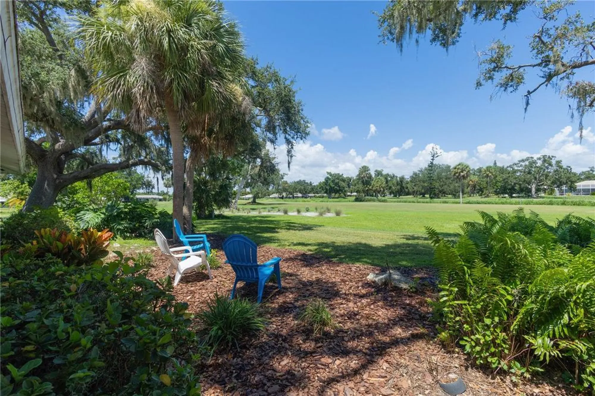 Property Slideshow image 37 of 52 | 3337 spring mill cir, Sarasota, FL, 34239
