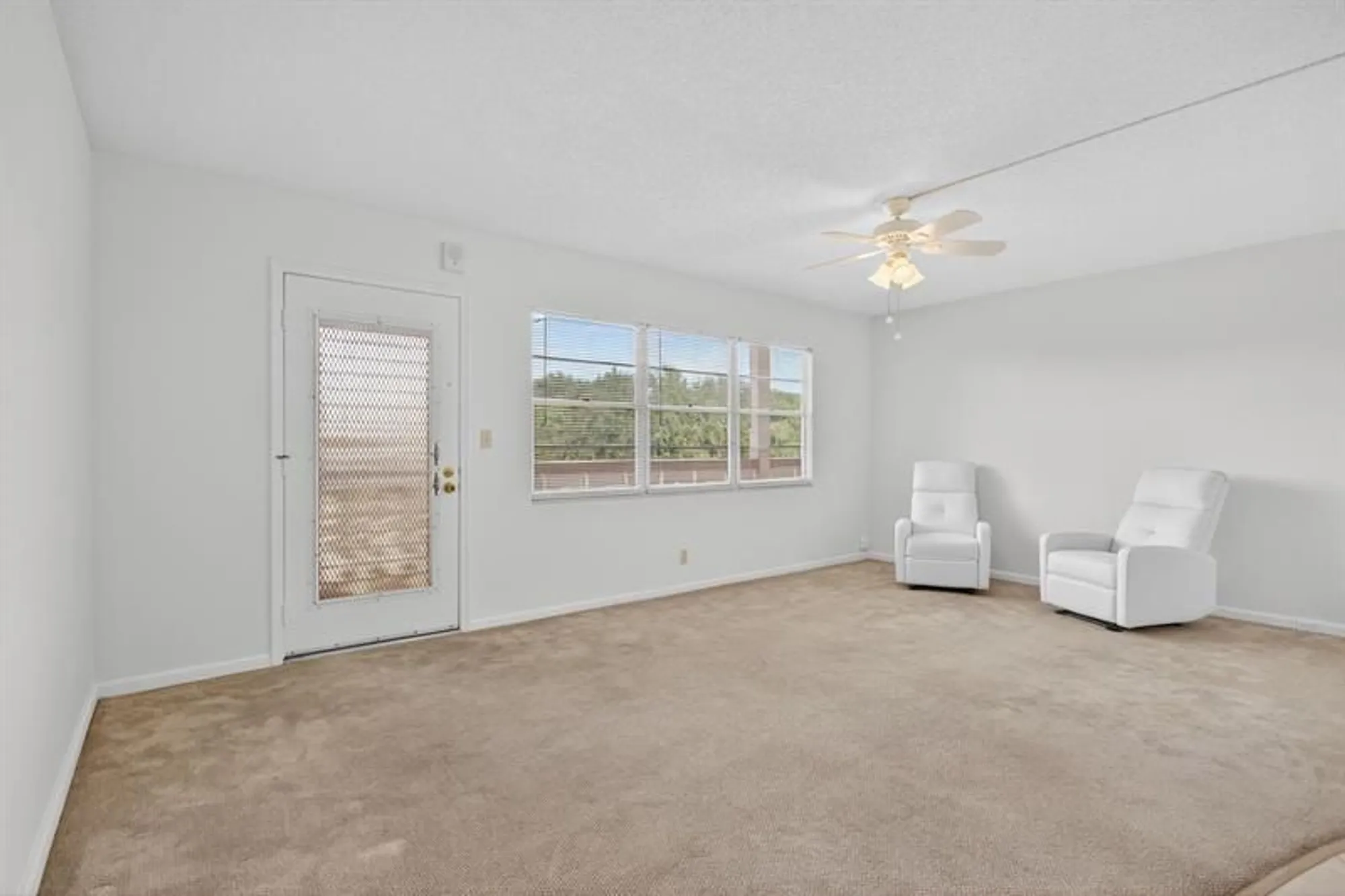 Property Slideshow image 5 of 60 | 2401 antigua cir e3, Coconut Creek, FL, 33066