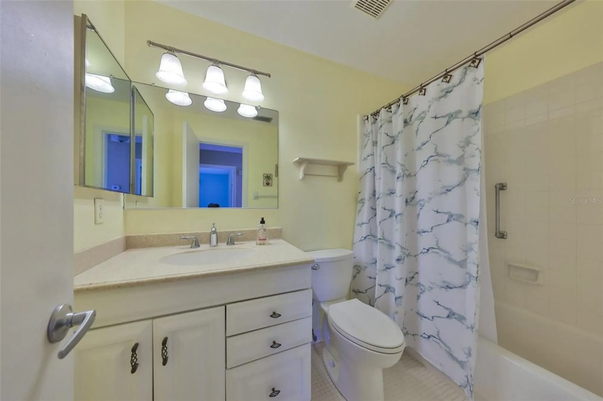 Property Slideshow image 22 of 30 | 1529 allegheny dr, Sun City Center, FL, 33573