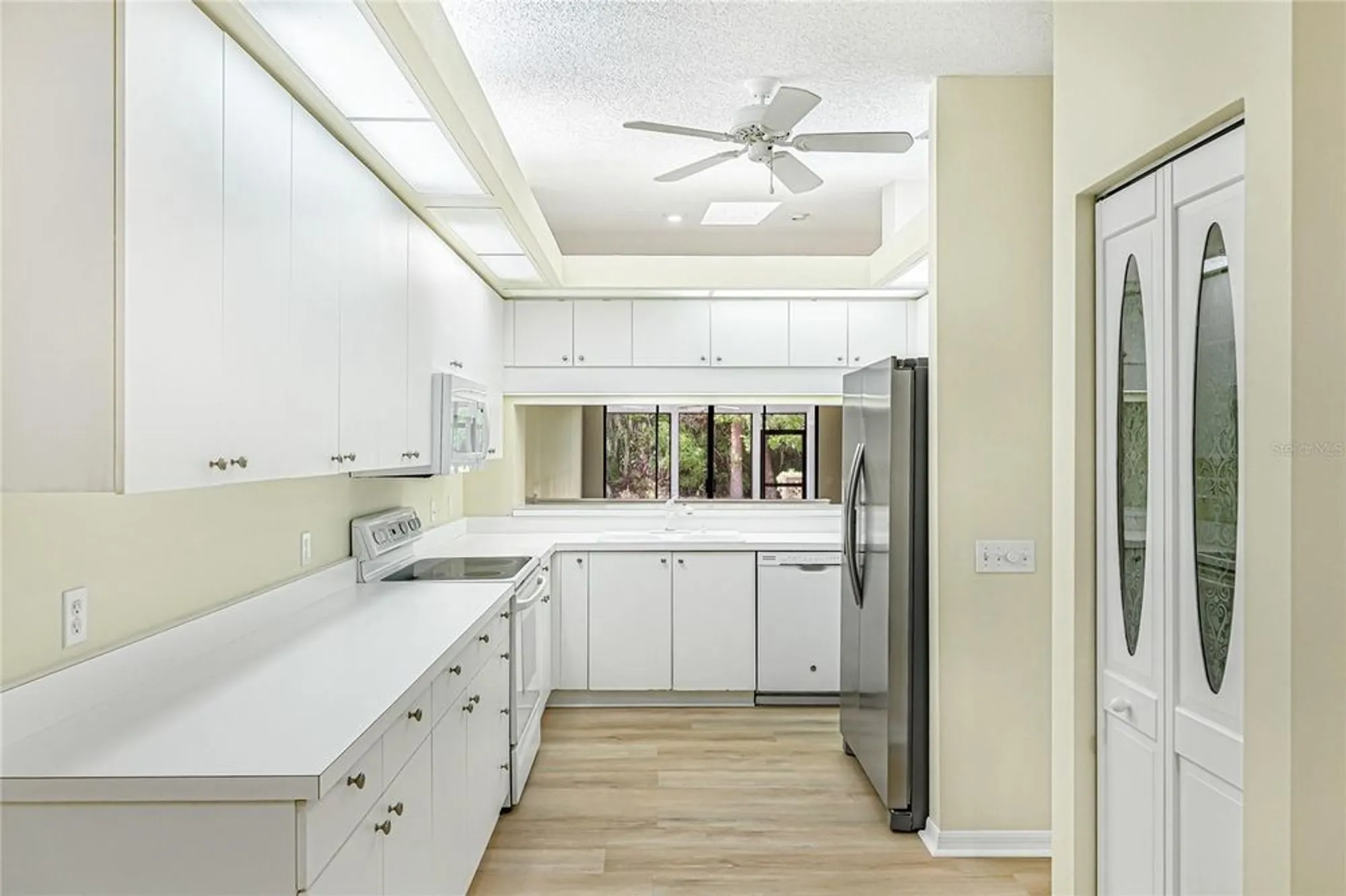 Property Slideshow image 12 of 44 | 7106 saint andrews ln, Sarasota, FL, 34243
