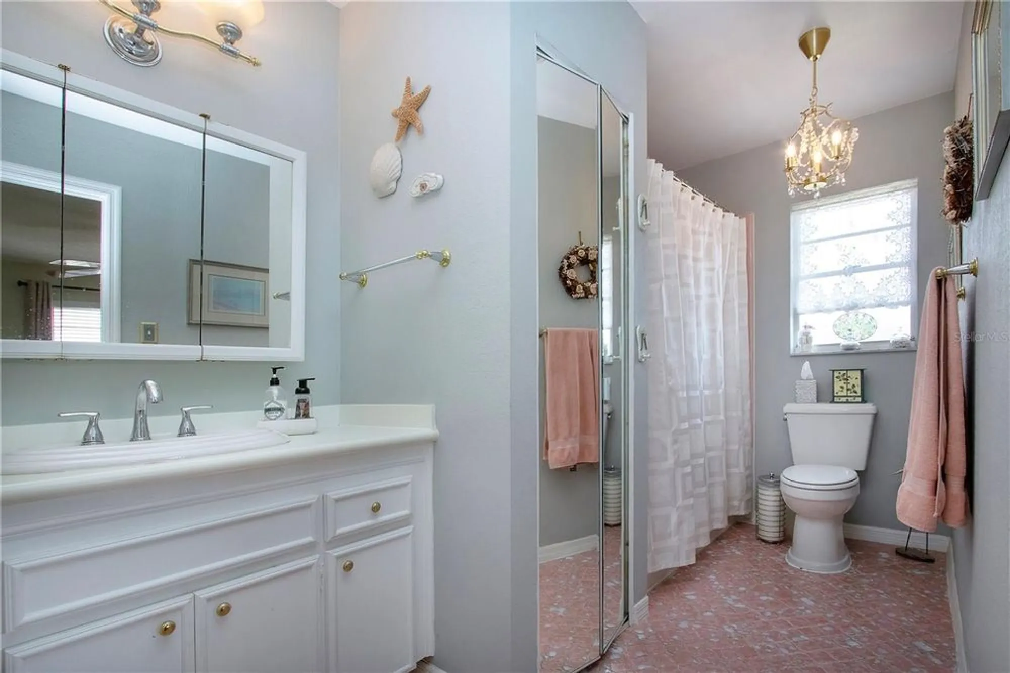 Property Slideshow image 31 of 49 | 1201 bluewater dr, Sun City Center, FL, 33573