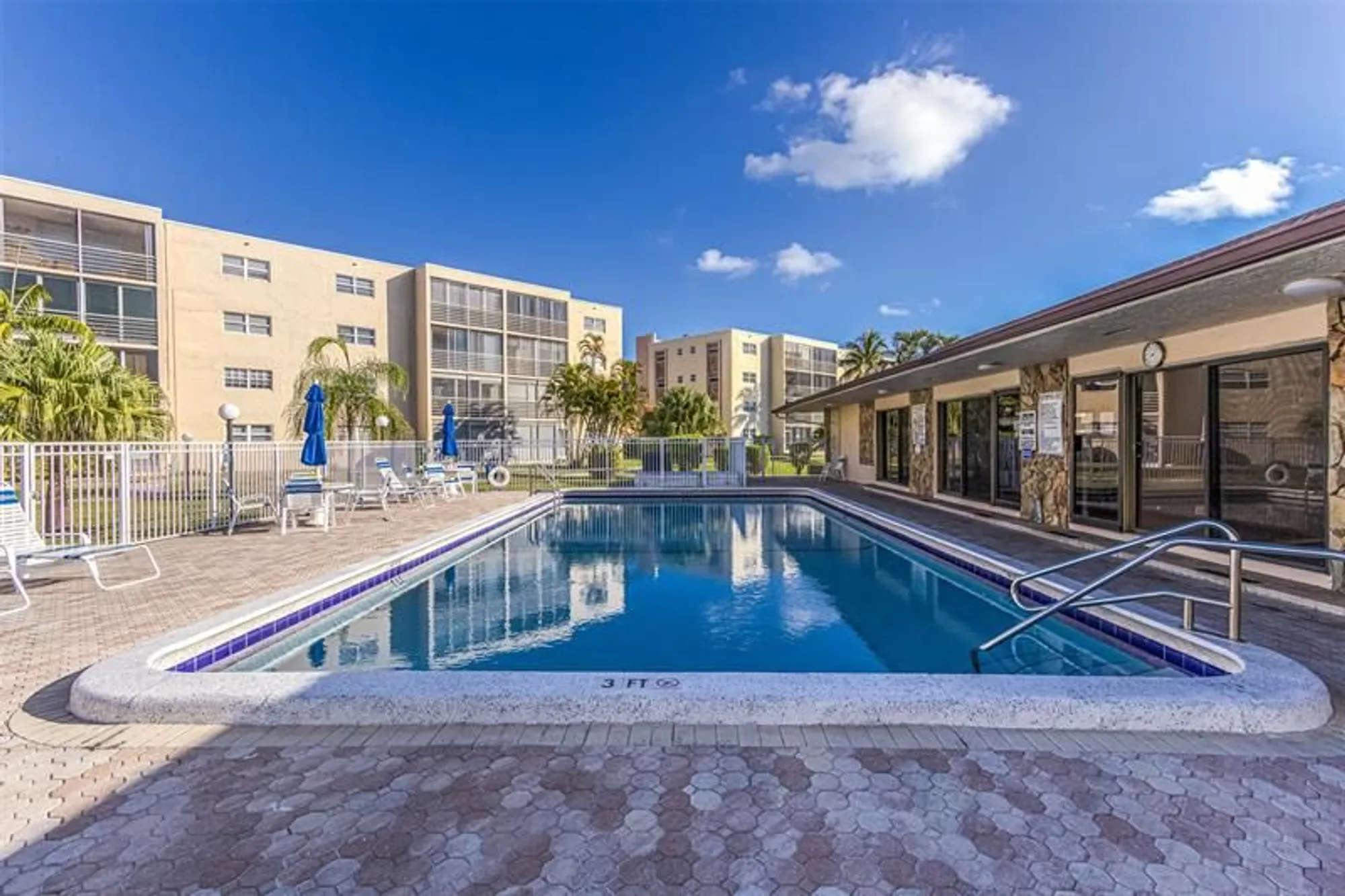 Property Slideshow image 36 of 42 | 414 se 10th st 302, Dania Beach, FL, 33004