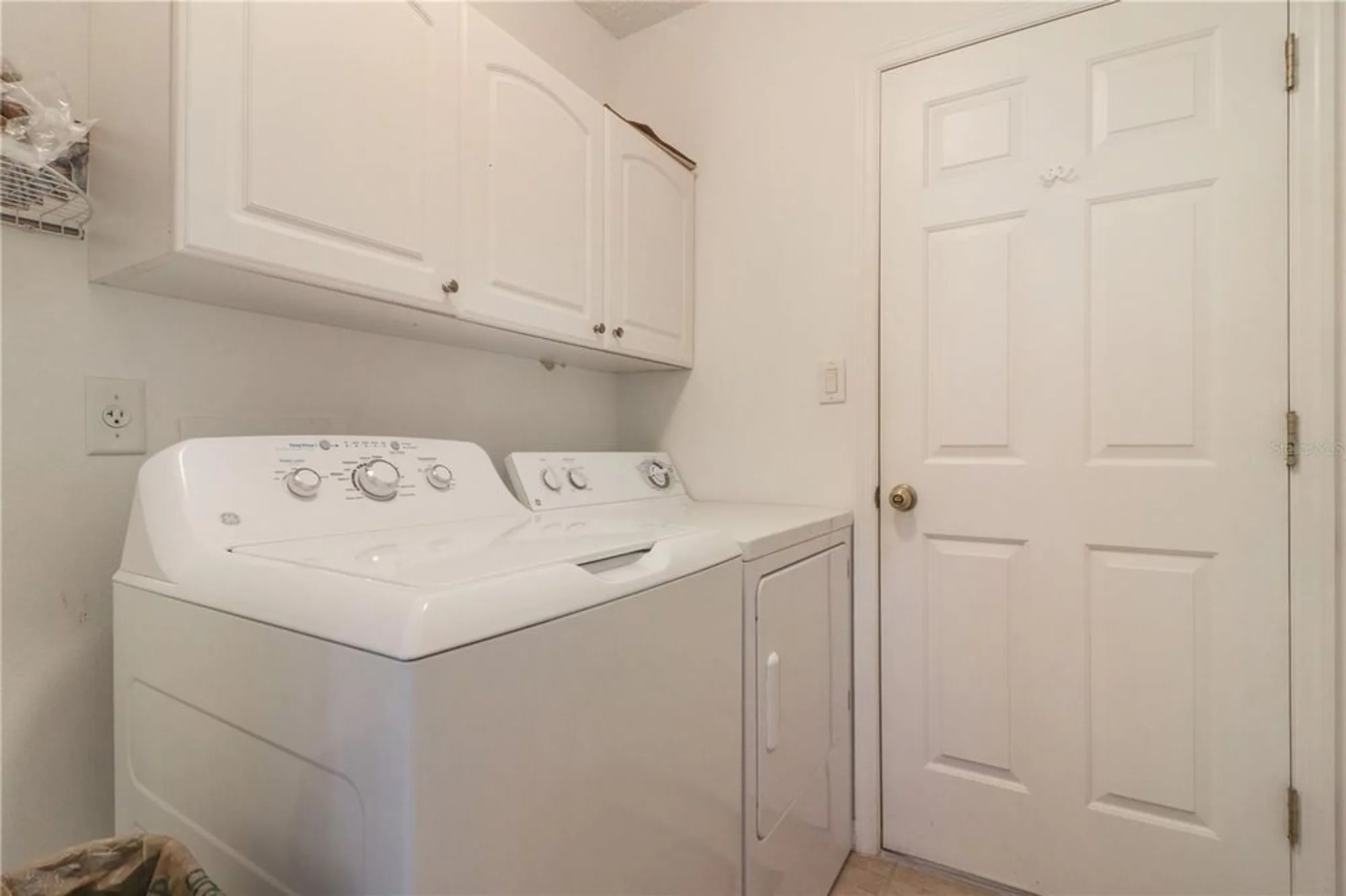 Property Slideshow image 16 of 22 | 25339 crestwater dr, Leesburg, FL, 34748