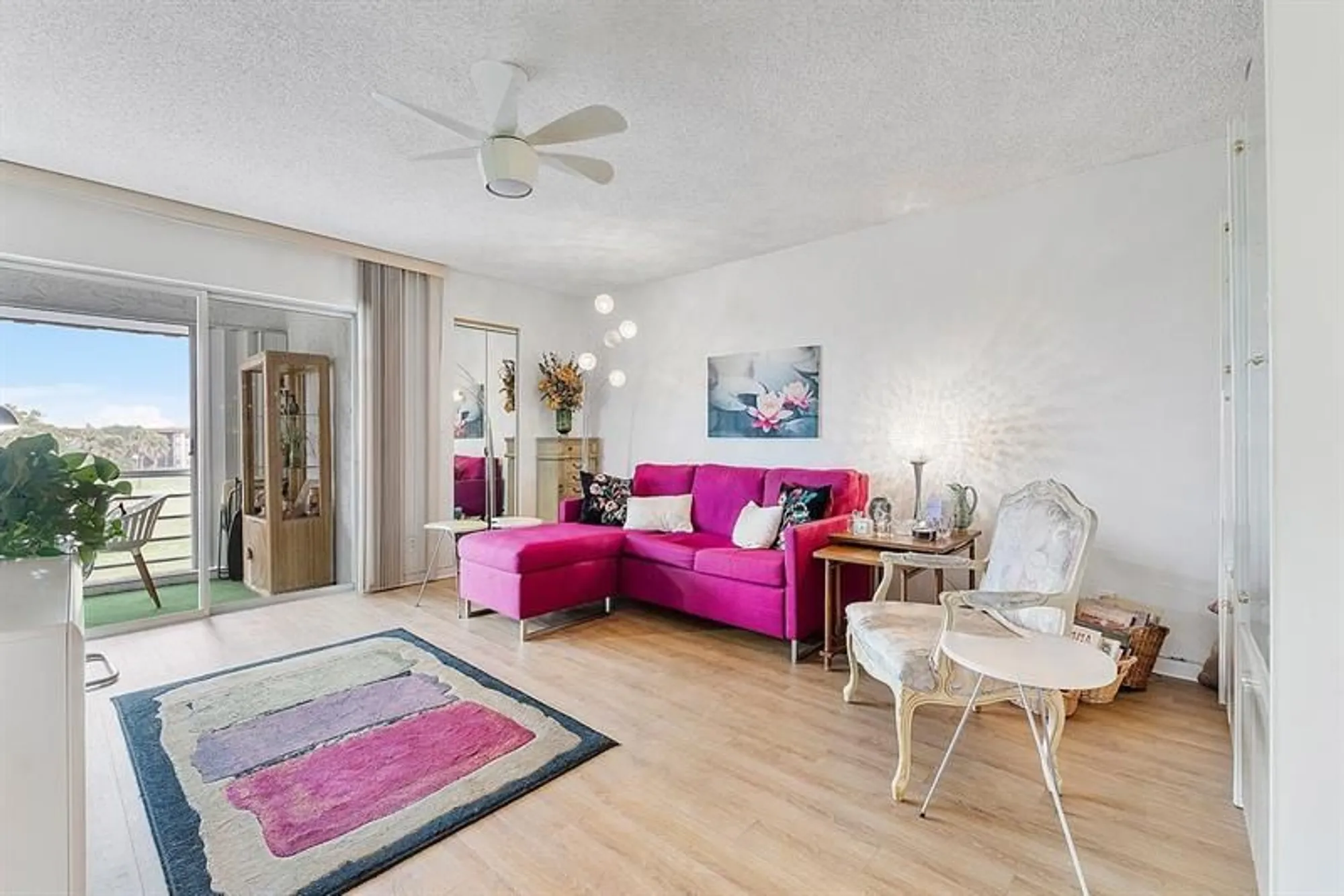 Property Slideshow image 10 of 32 | 3551 inverrary dr 404, Lauderhill, FL, 33319