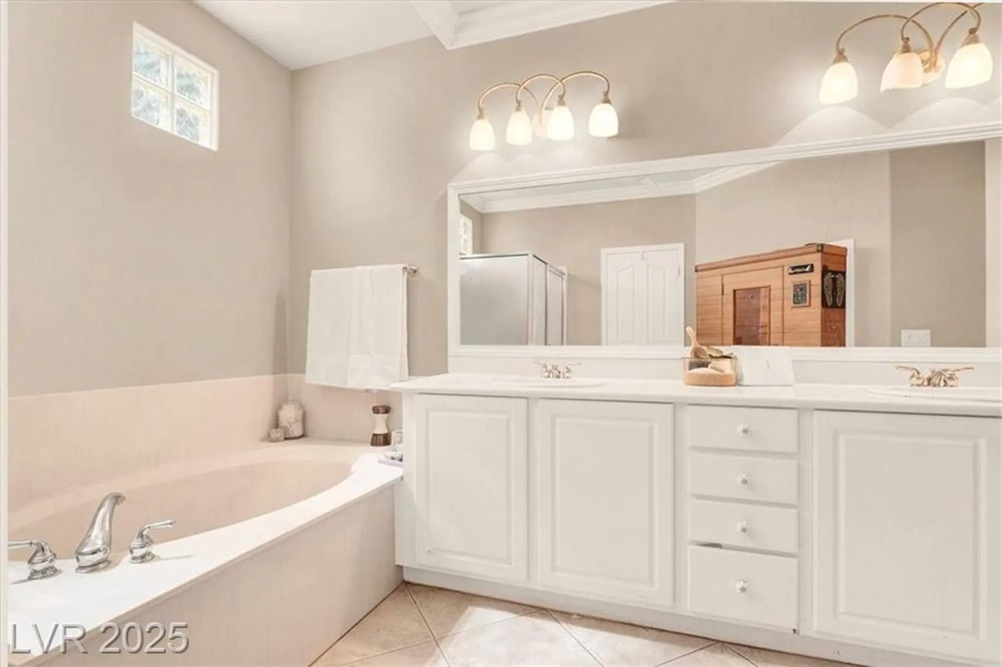 Property Slideshow image 16 of 68 | 3048 brownbirds nest dr, Henderson, NV, 89052
