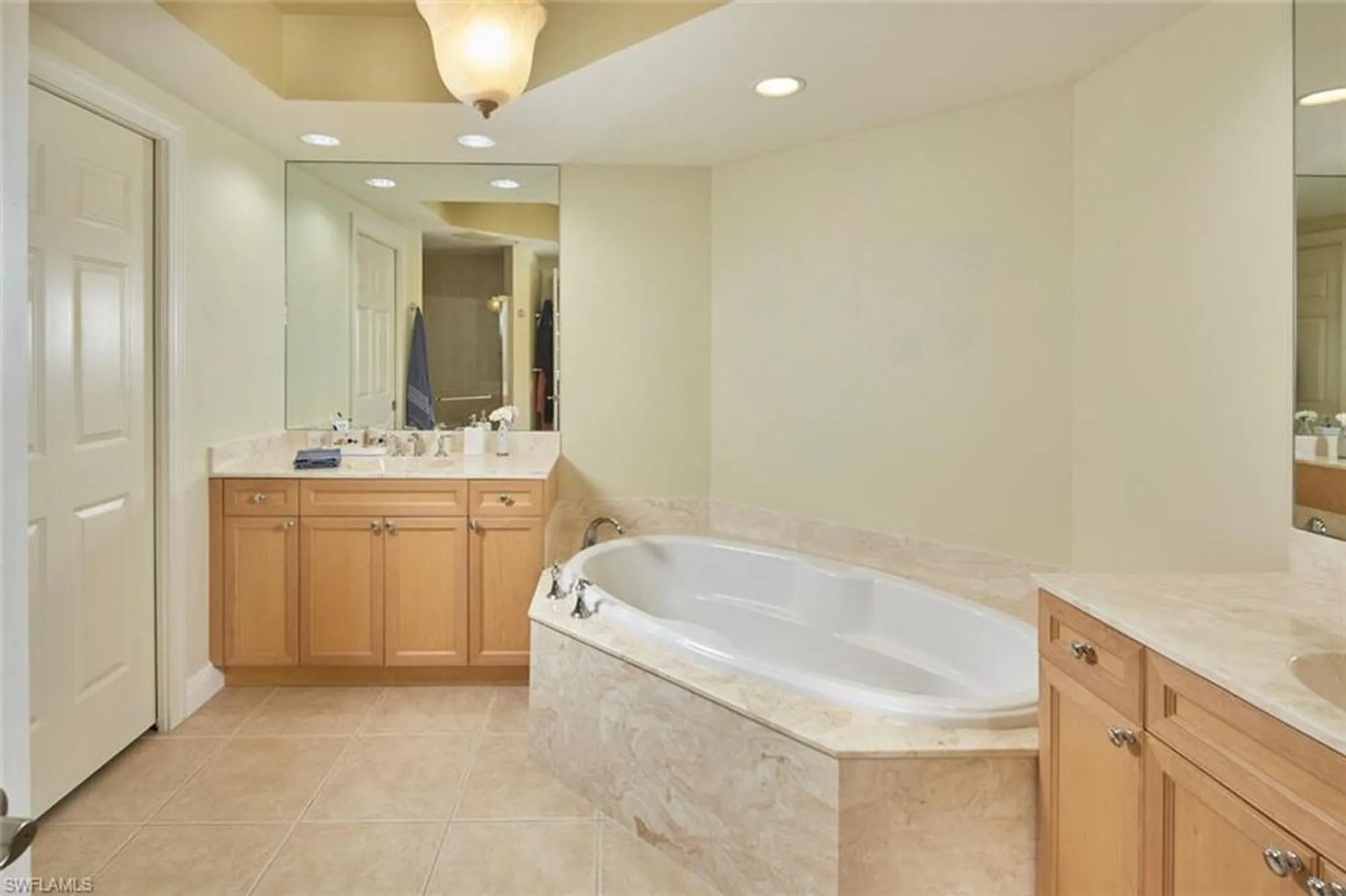Property Slideshow image 9 of 26 | 23540 via via veneto blvd 204, Bonita Springs, FL, 34134