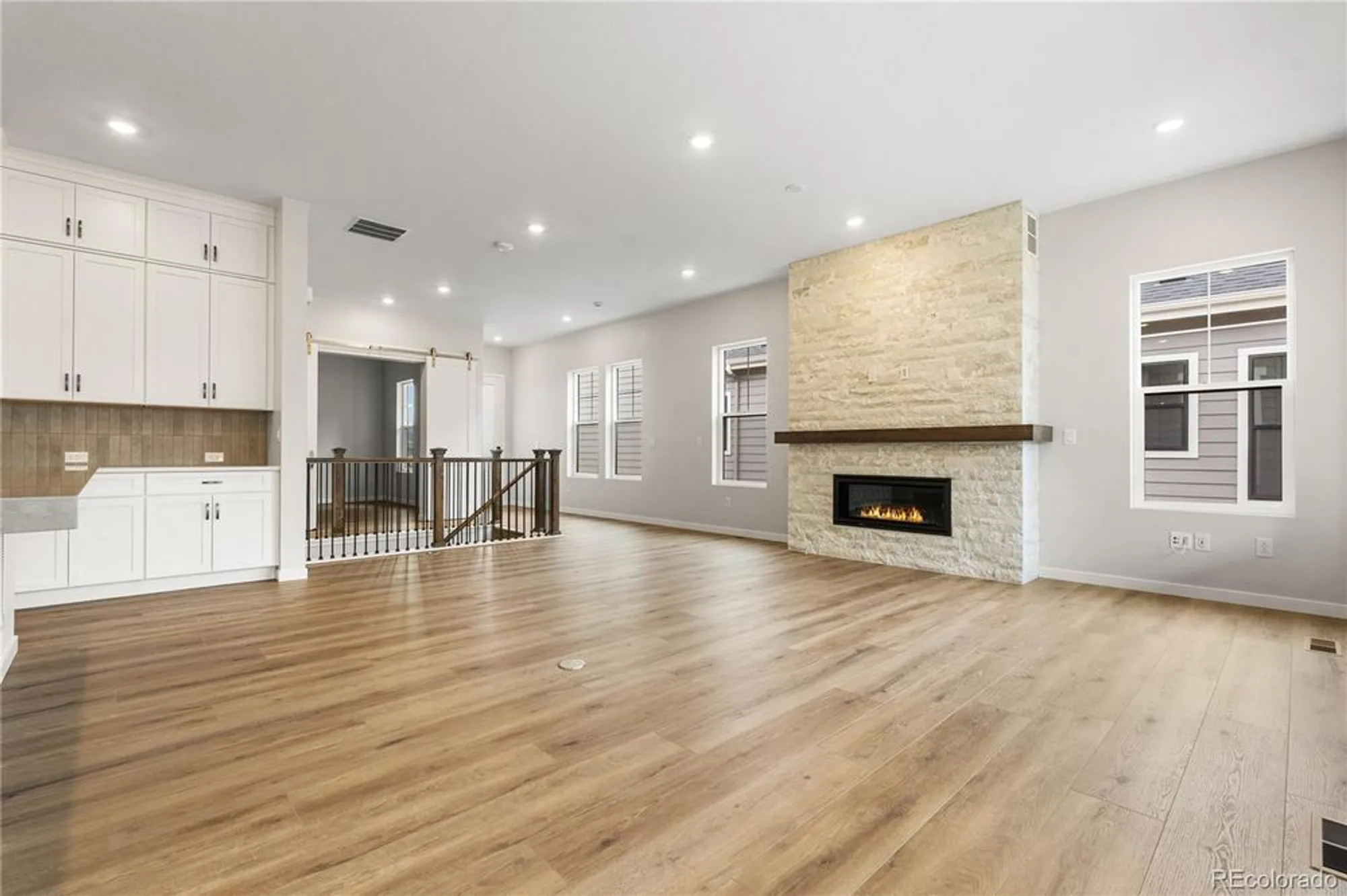 Property Slideshow image 8 of 31 | 11116 stonepath st, Littleton, CO, 80125