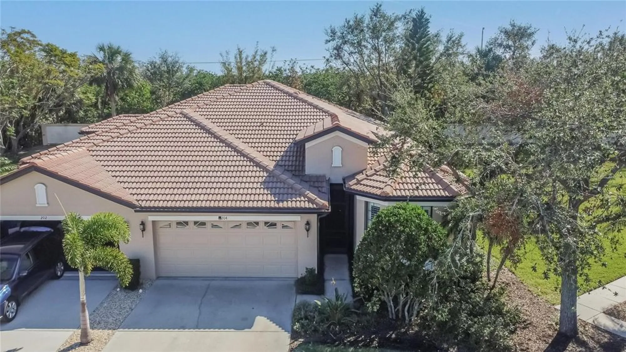 Property Slideshow image 53 of 67 | 204 mystic falls dr, Apollo Beach, FL, 33572