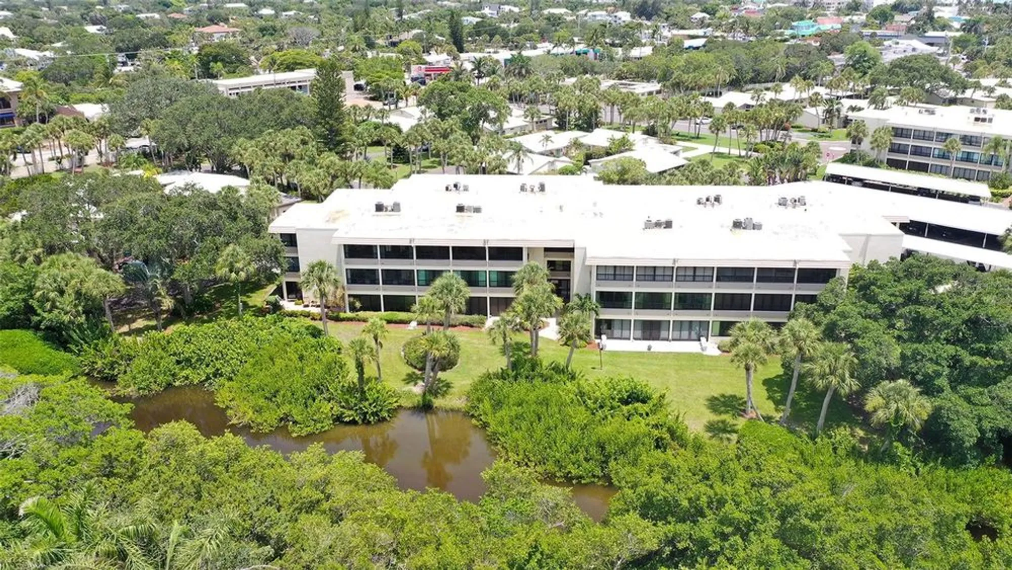 Property Slideshow image 3 of 91 | 225 hourglass way apt 103, Sarasota, FL, 34242