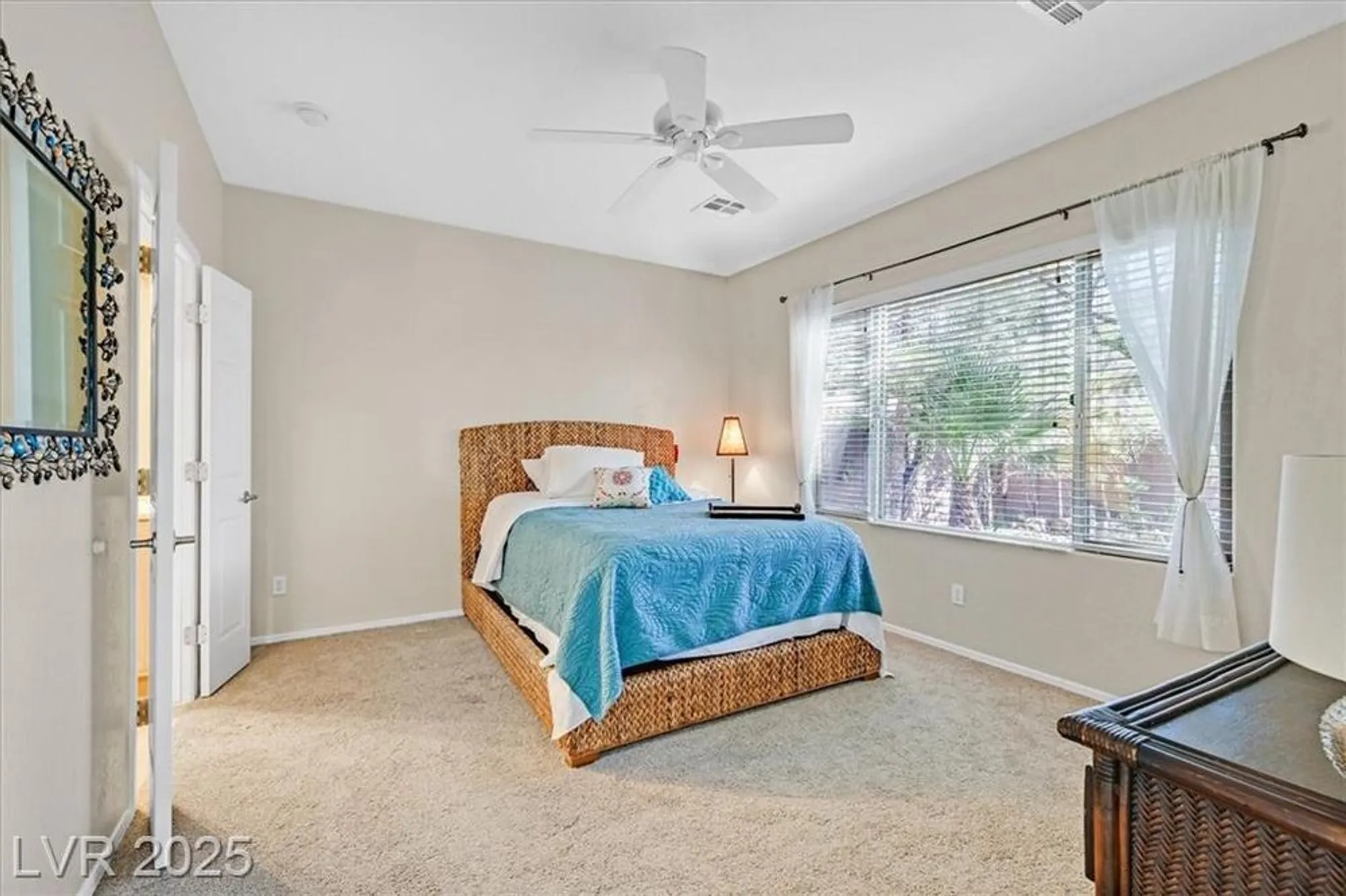 Property Slideshow image 13 of 37 | 6097 falconer ave, Las Vegas, NV, 89122