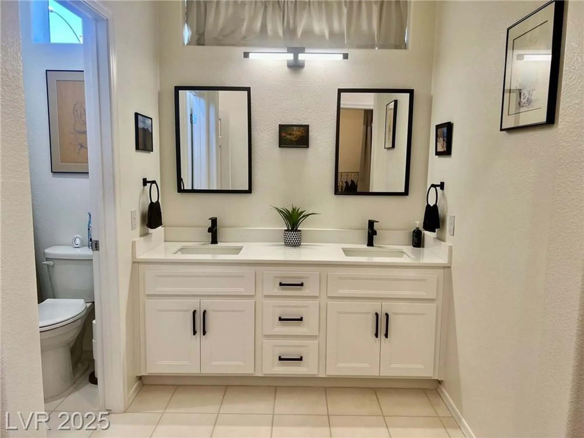 Property Slideshow image 12 of 21 | 2736 darby falls dr, Las Vegas, NV, 89134