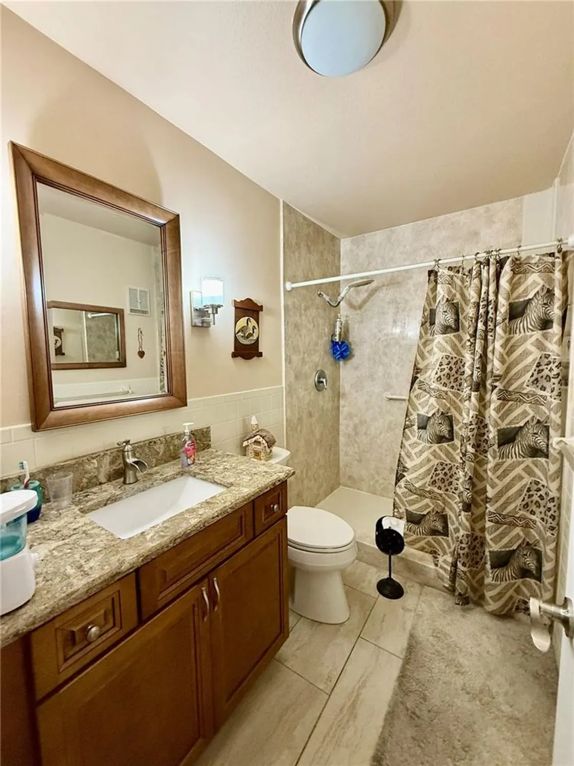 Property Slideshow image 10 of 49 | 2293 swedish dr 21, Clearwater, FL, 33763