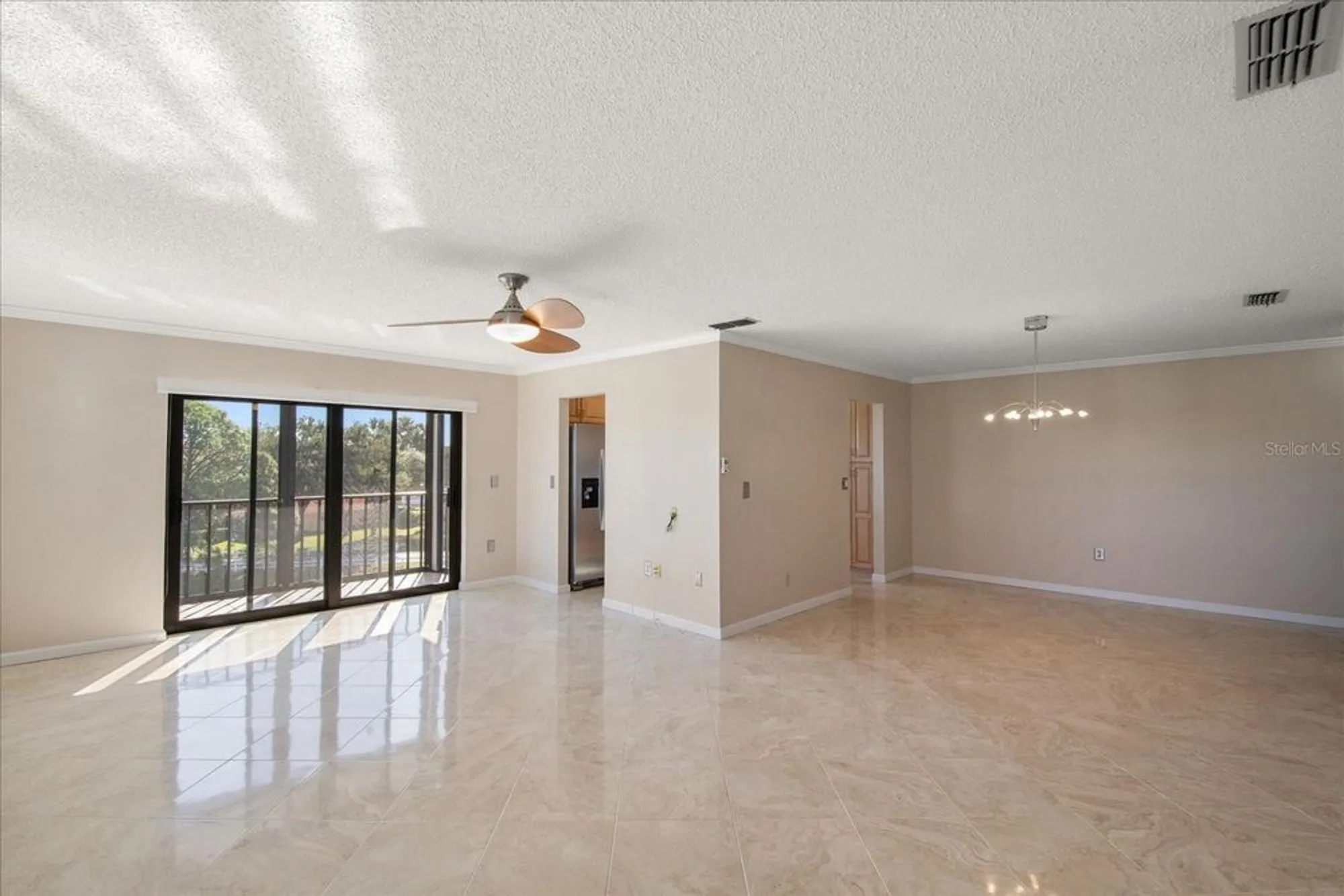 Property Slideshow image 12 of 52 | 8199 terrace garden dr n unit 402, St Petersburg, FL, 33709