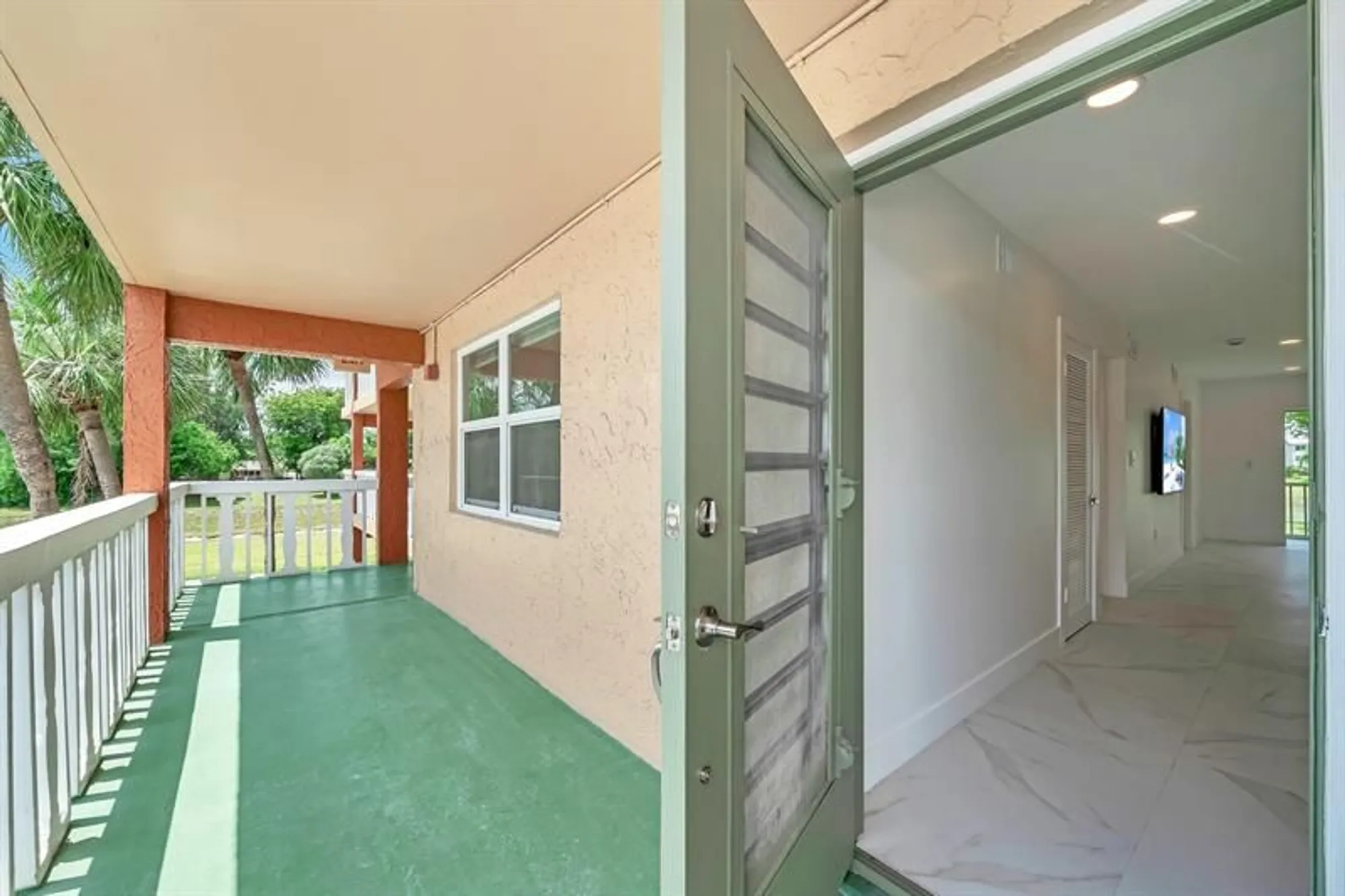 Property Slideshow image 28 of 31 | 9818 marina blvd apt 1225, Boca Raton, FL, 33428