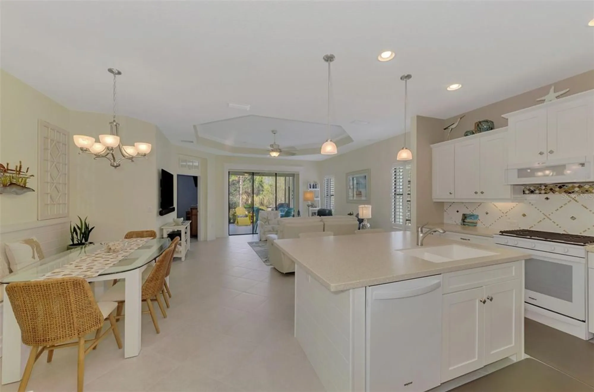 Property Slideshow image 12 of 93 | 11409 okaloosa dr, Venice, FL, 34293