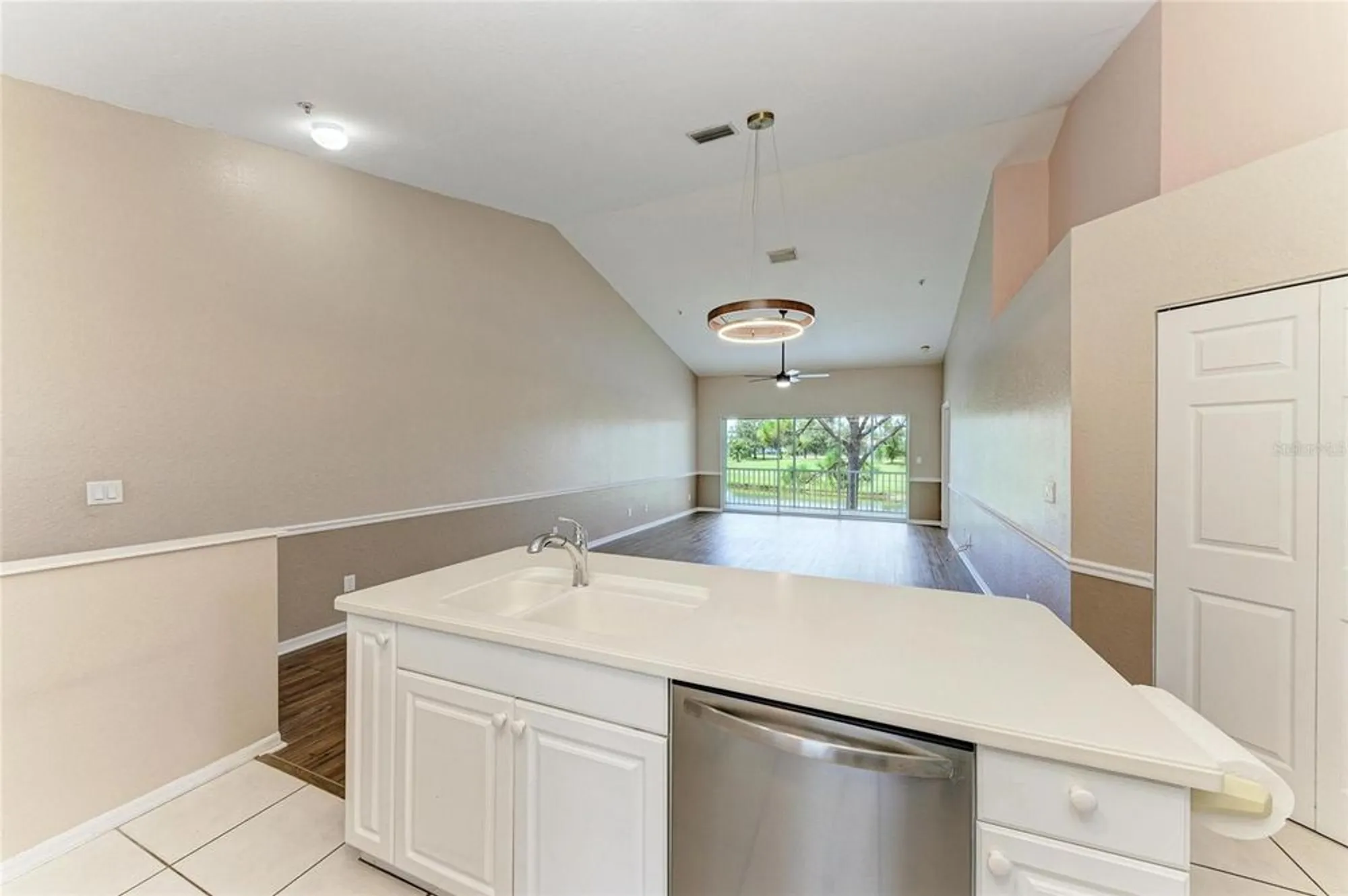 Property Slideshow image 22 of 51 | 6618 pineview ter # 6618, Bradenton, FL, 34203