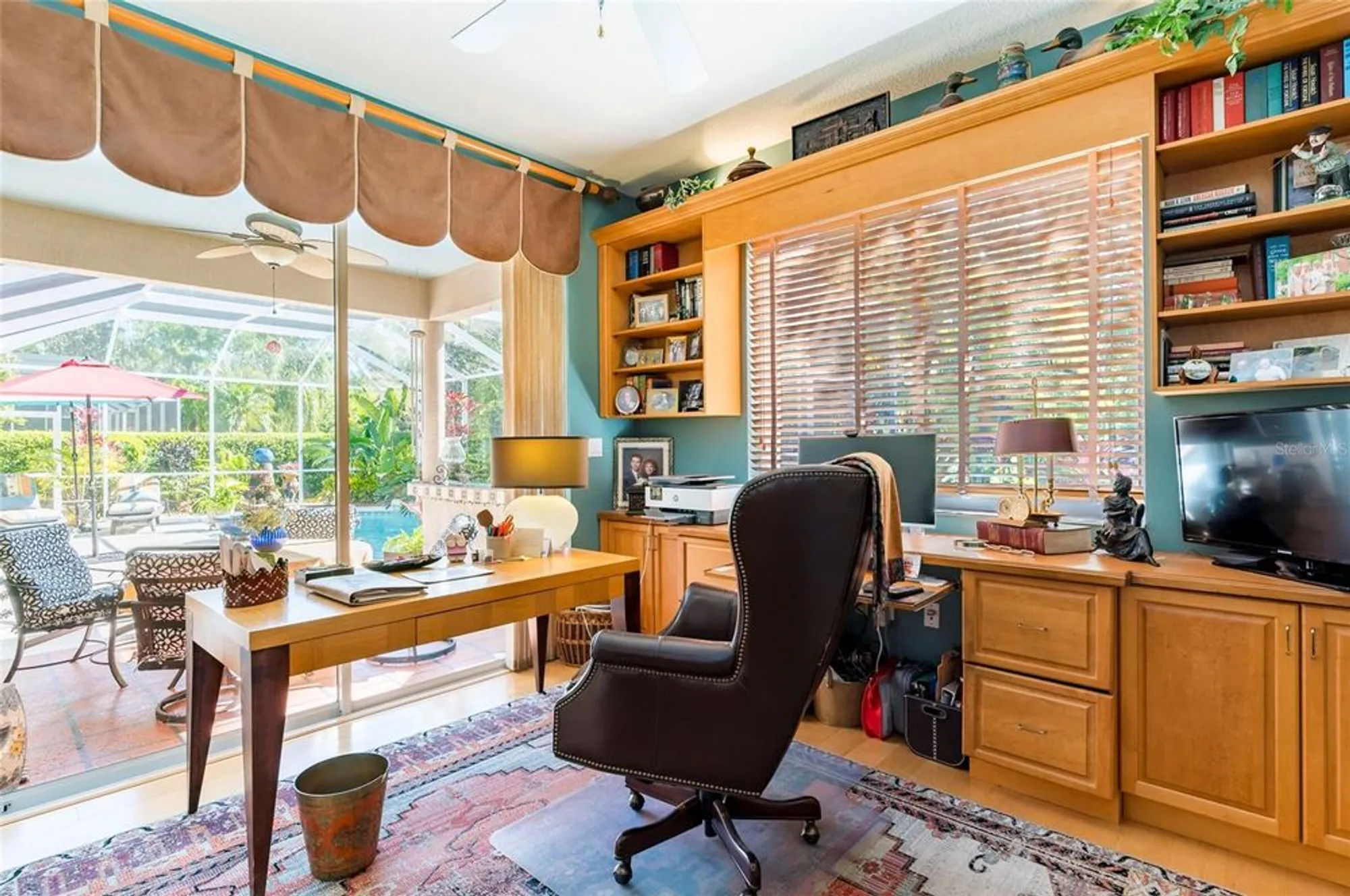 Property Slideshow image 22 of 50 | 4740 carrington cir, Sarasota, FL, 34243
