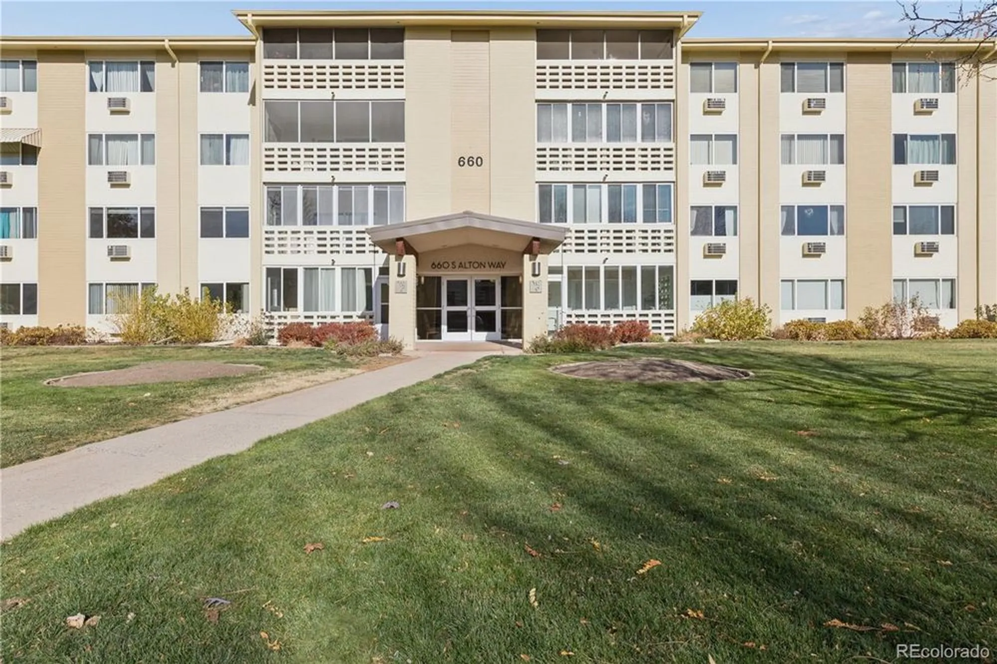 Property Slideshow image 5 of 35 | 660 s alton way 7b, Denver, CO, 80247
