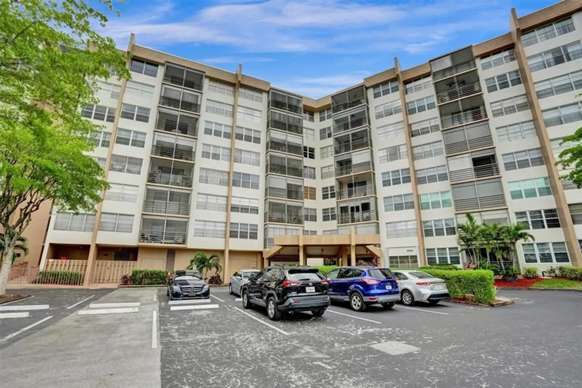 Property Slideshow image 48 of 71 | 1100 saint charles pl 612, Pembroke Pines, FL, 33026