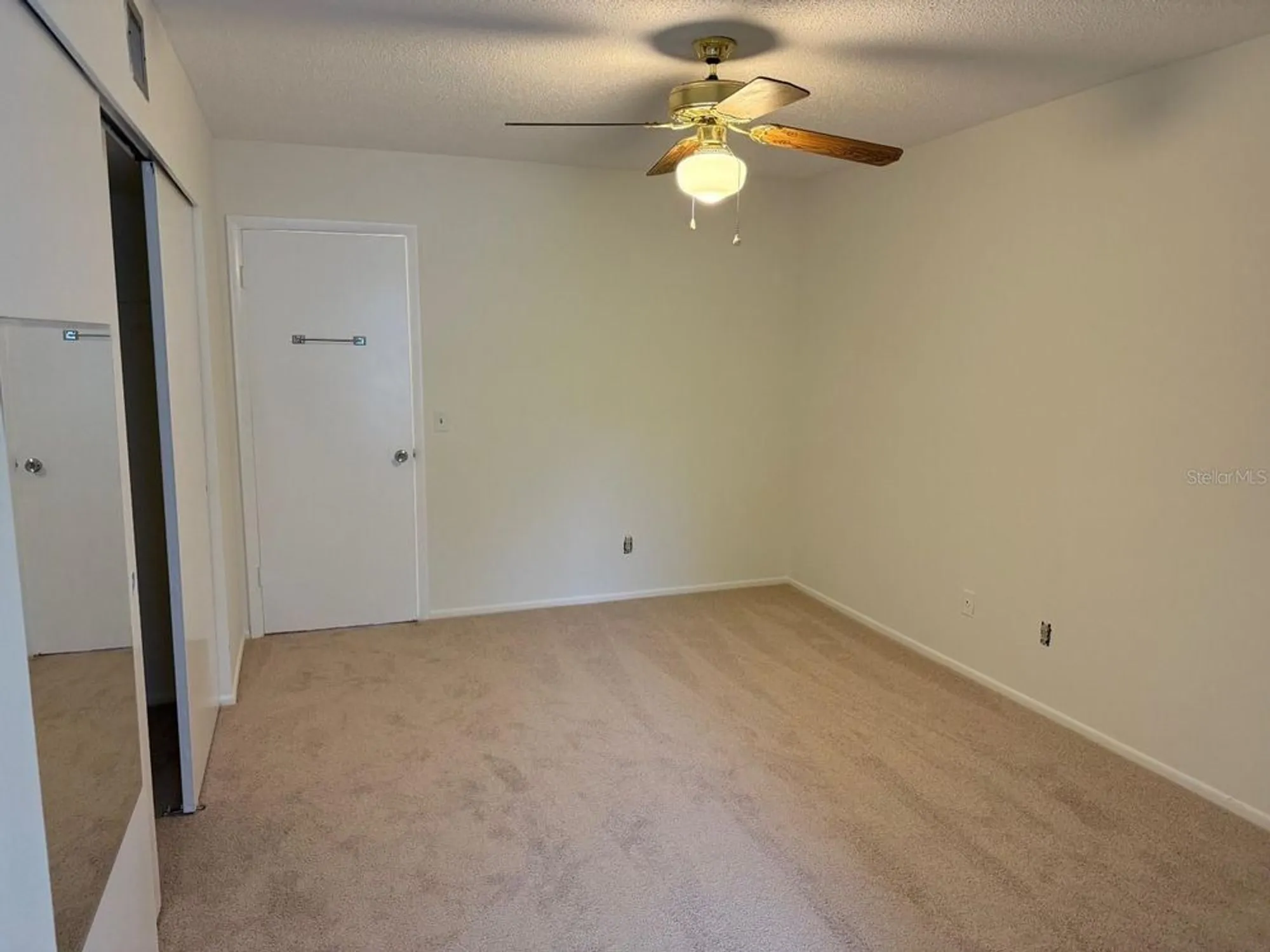 Property Slideshow image 25 of 31 | 2426 persian dr apt 38, Clearwater, FL, 33763