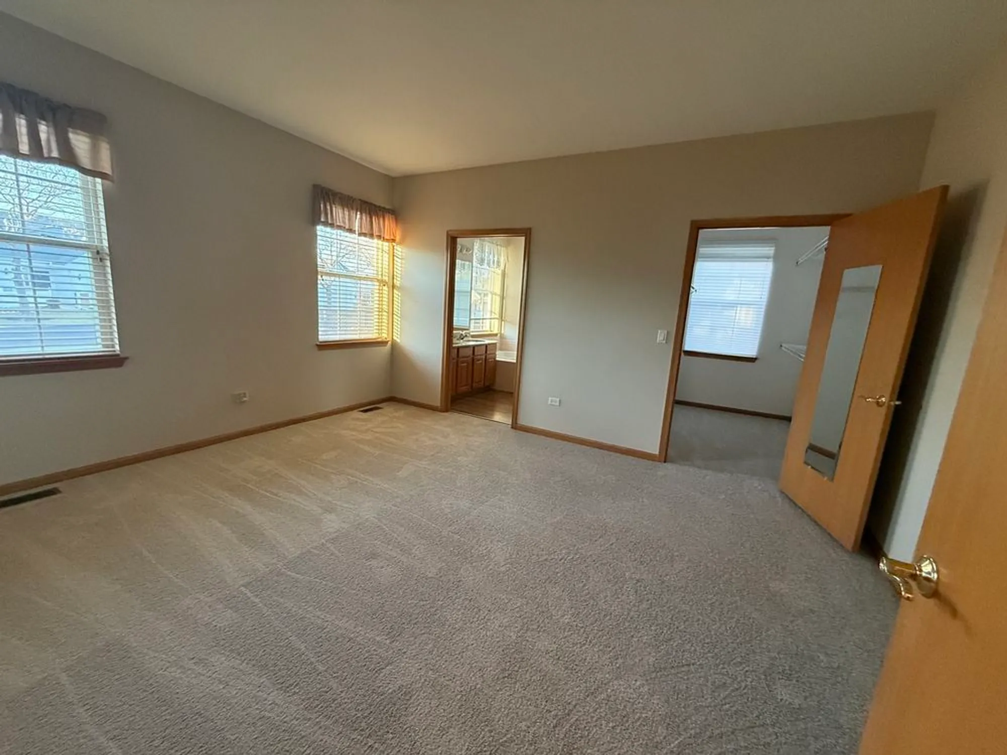 Property Slideshow image 17 of 24 | 20965 w snowberry ln, Plainfield, IL, 60544