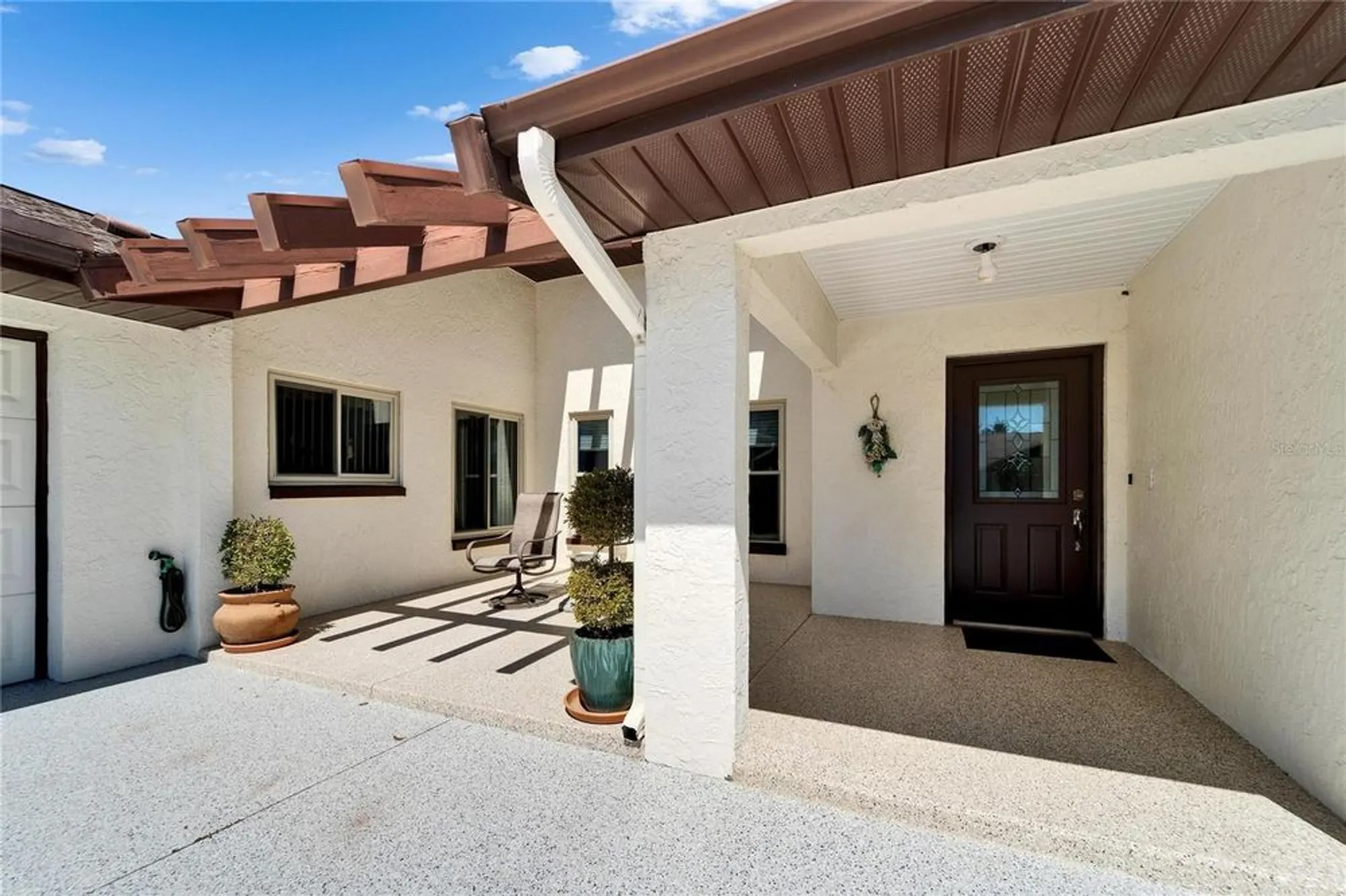 Property Slideshow image 53 of 79 | 2007 east view dr, Sun City Center, FL, 33573