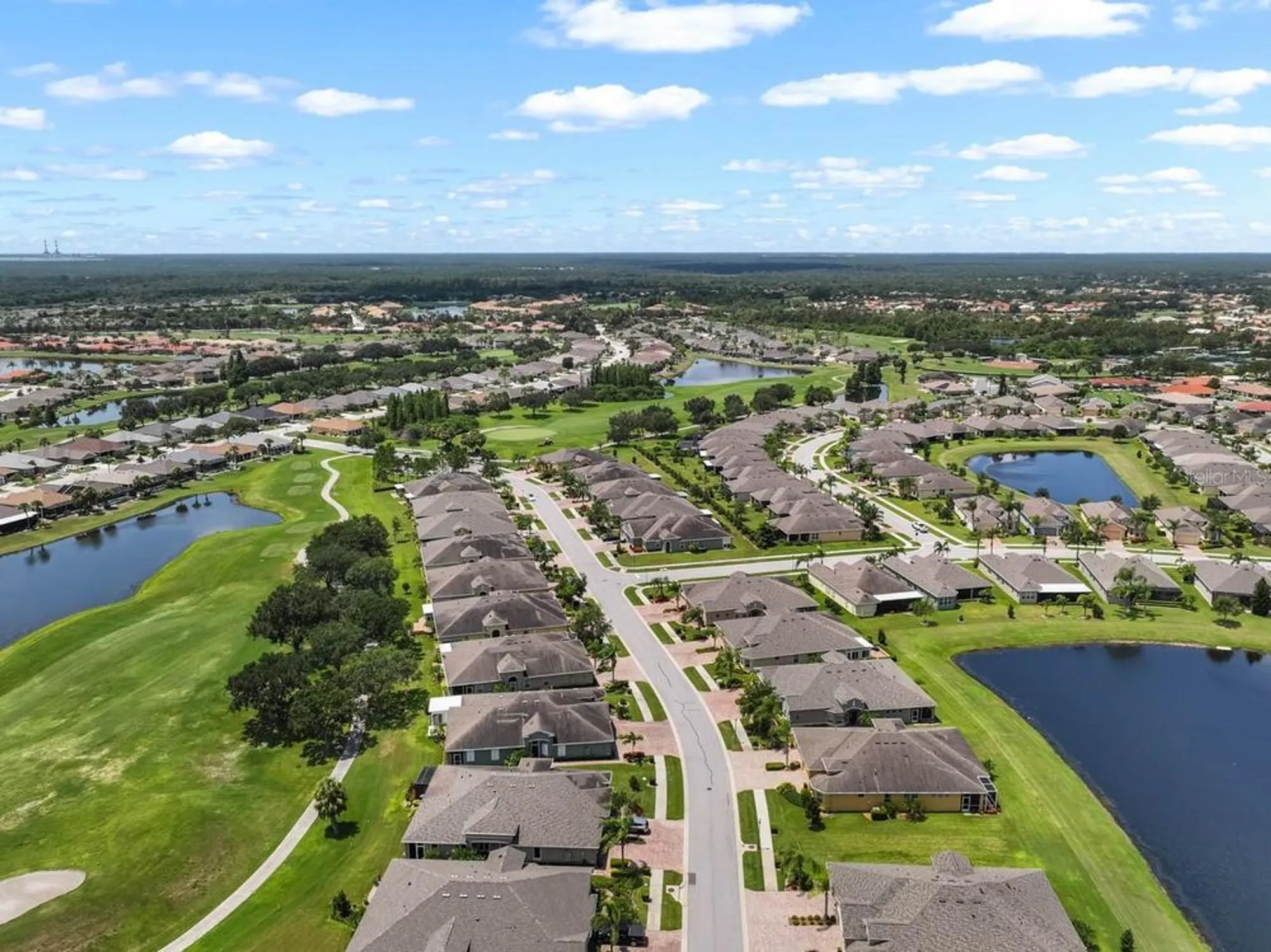 Property Slideshow image 38 of 60 | 809 chipper dr, Sun City Center, FL, 33573