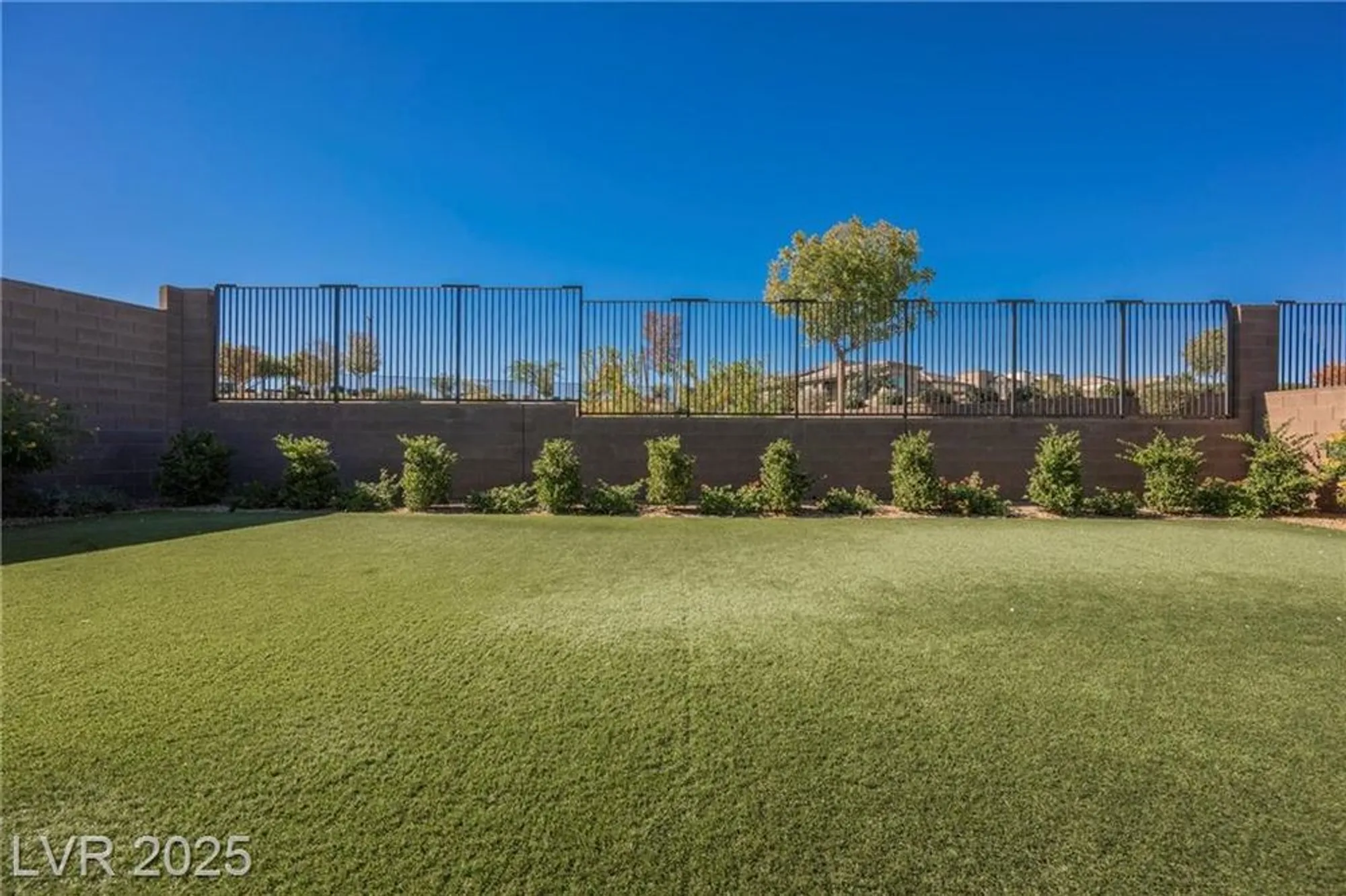 Property Slideshow image 40 of 67 | 10023 chrysolite pl, Las Vegas, NV, 89143
