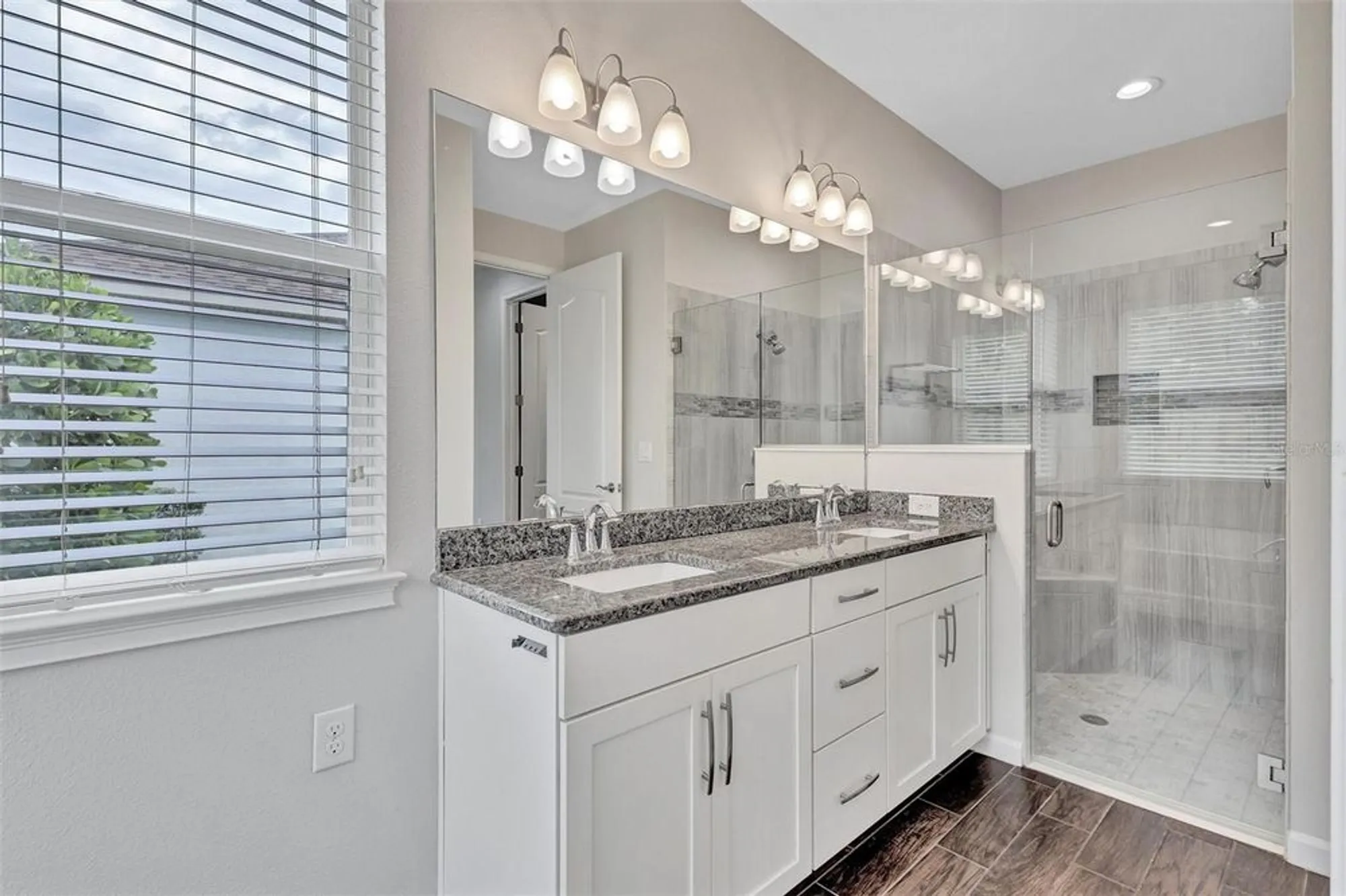 Property Slideshow image 25 of 55 | 5221 horizon cv, Bradenton, FL, 34211