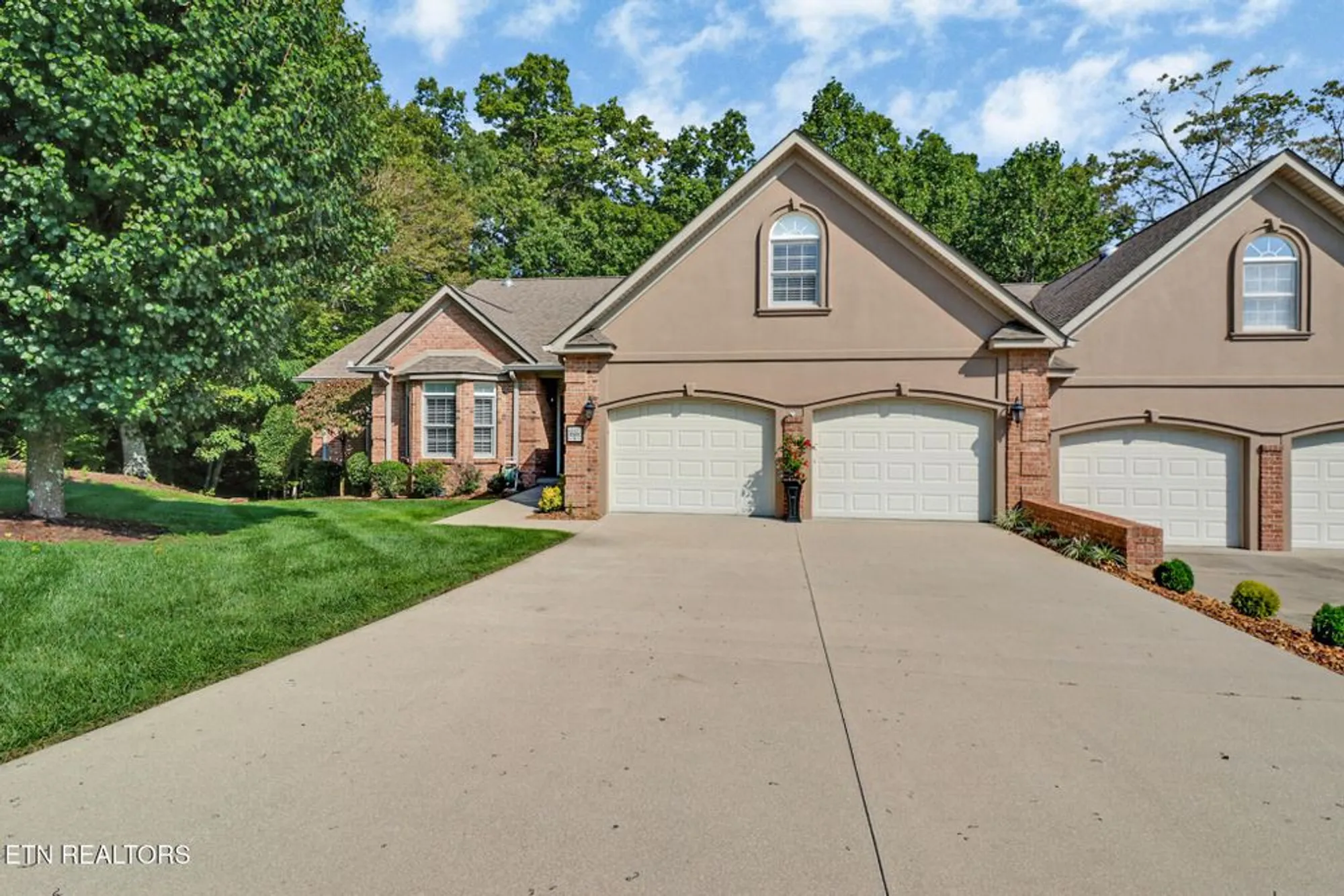 Property Slideshow image 1 of 52 | 123 lafayette pt apt 1, Crossville, TN, 38558