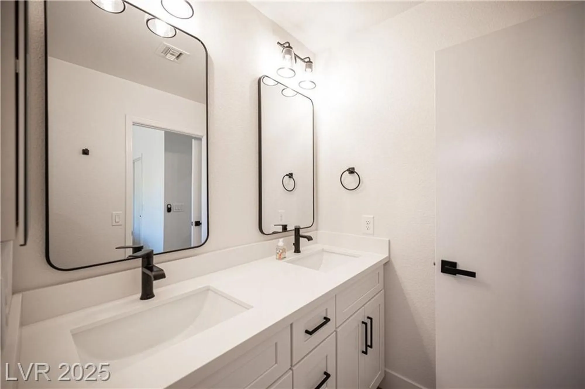 Property Slideshow image 47 of 72 | 2548 tumble brook dr, Las Vegas, NV, 89134